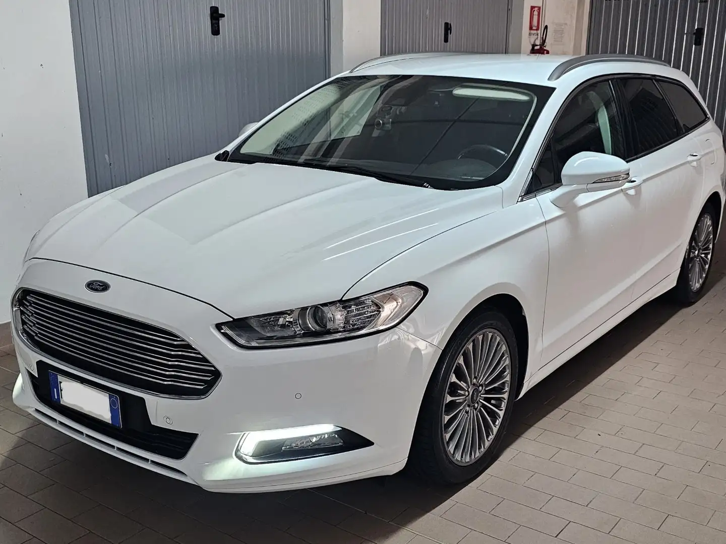 Ford Mondeo SW 2.0 tdci Titanium Busin. s&s 150cv powershift m - 1