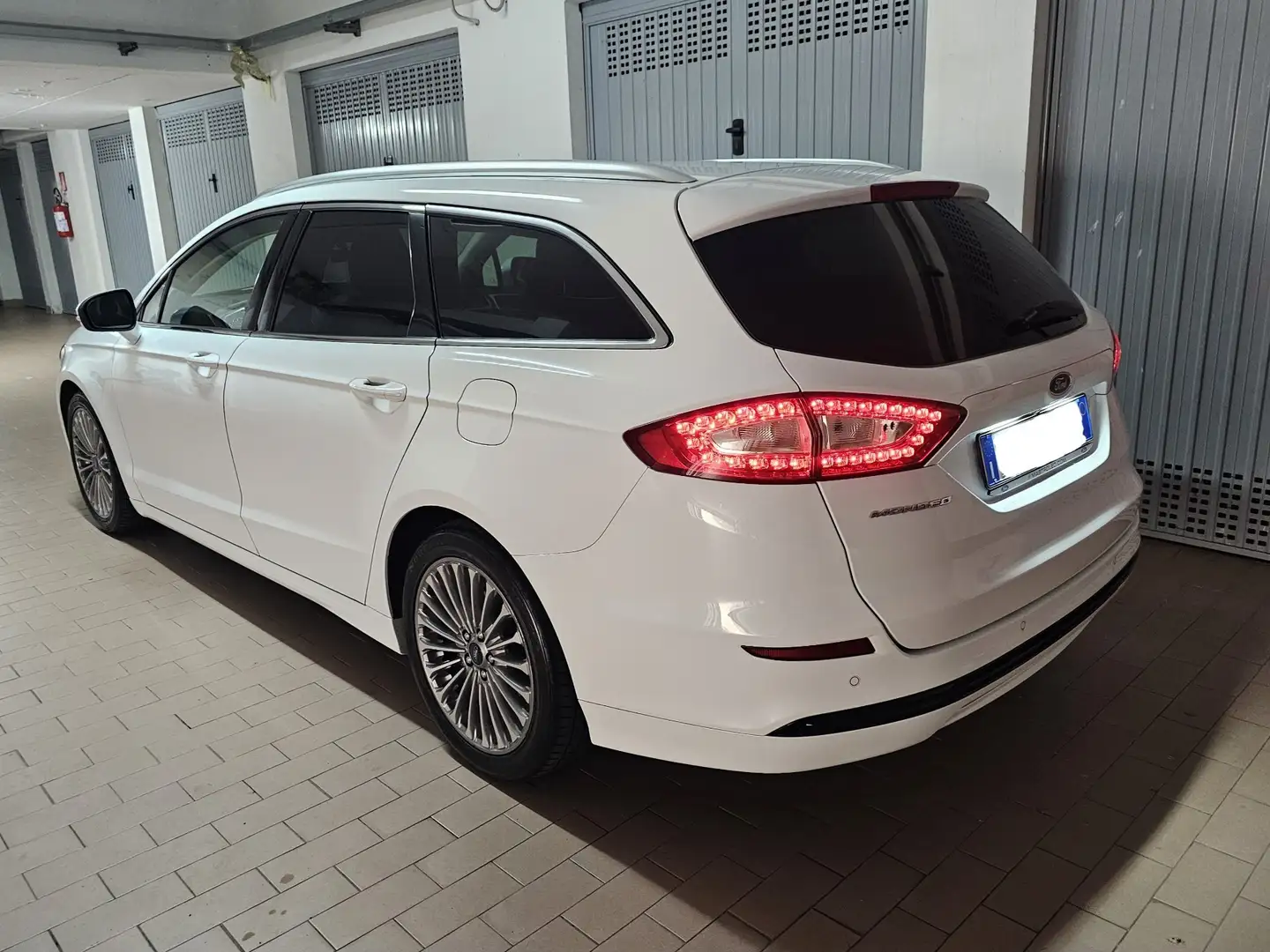 Ford Mondeo SW 2.0 tdci Titanium Busin. s&s 150cv powershift m - 2