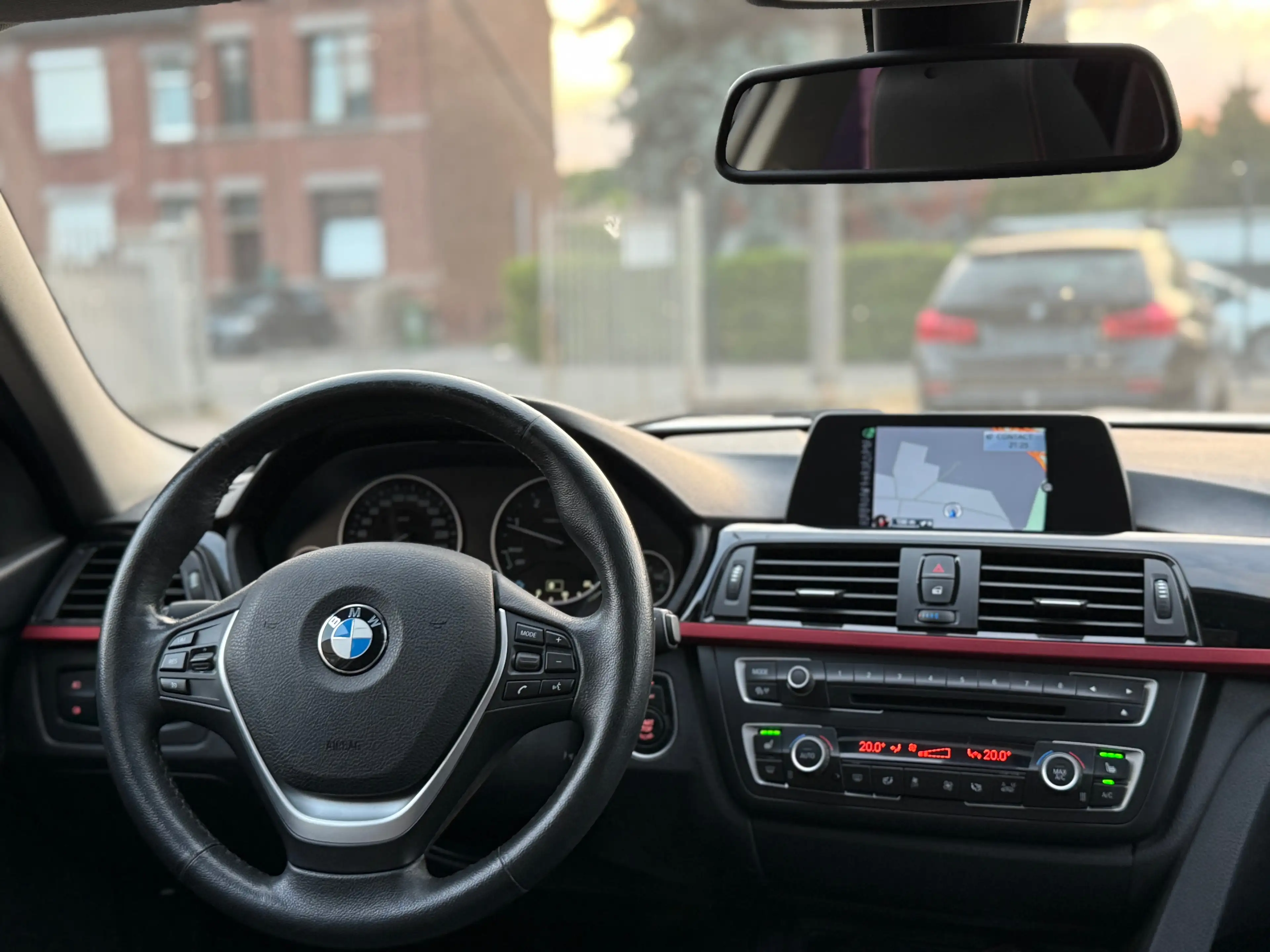 BMW 316 *SPORT,PANO,CUIR,XENON,LED,GPS,SIEGES CHAUFFANTS…* — photo 9