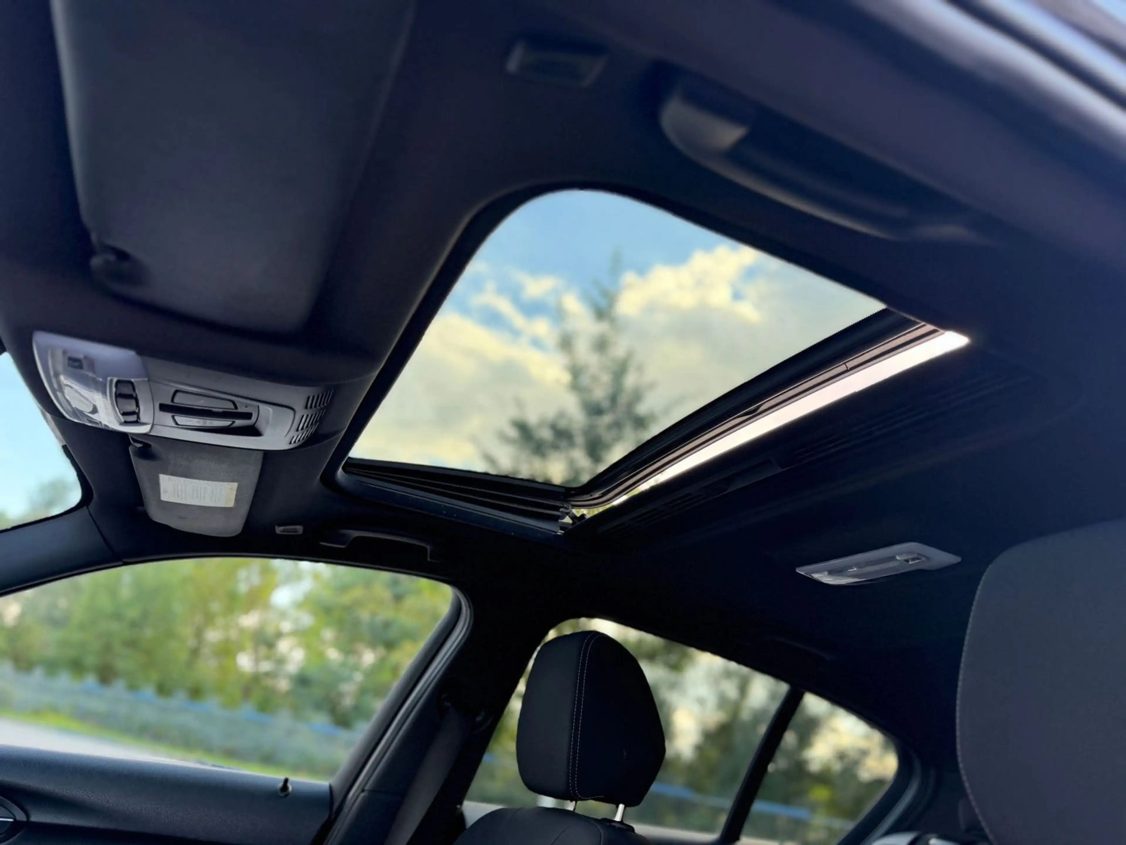 BMW 120 D  Sport-Line AUTOMATIK/XENON/S-DACH/KAMERA — photo 14