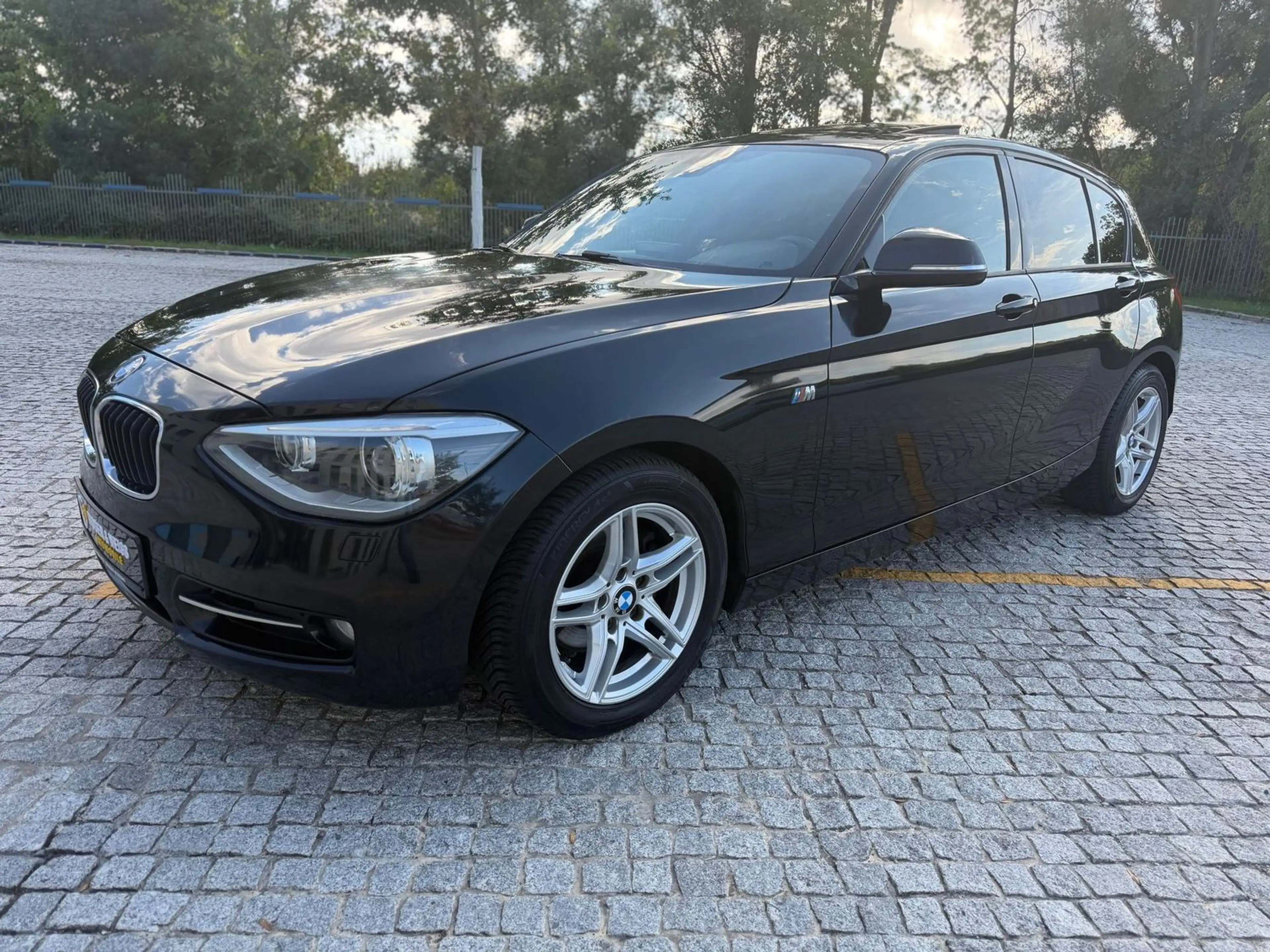 BMW 120 D  Sport-Line AUTOMATIK/XENON/S-DACH/KAMERA