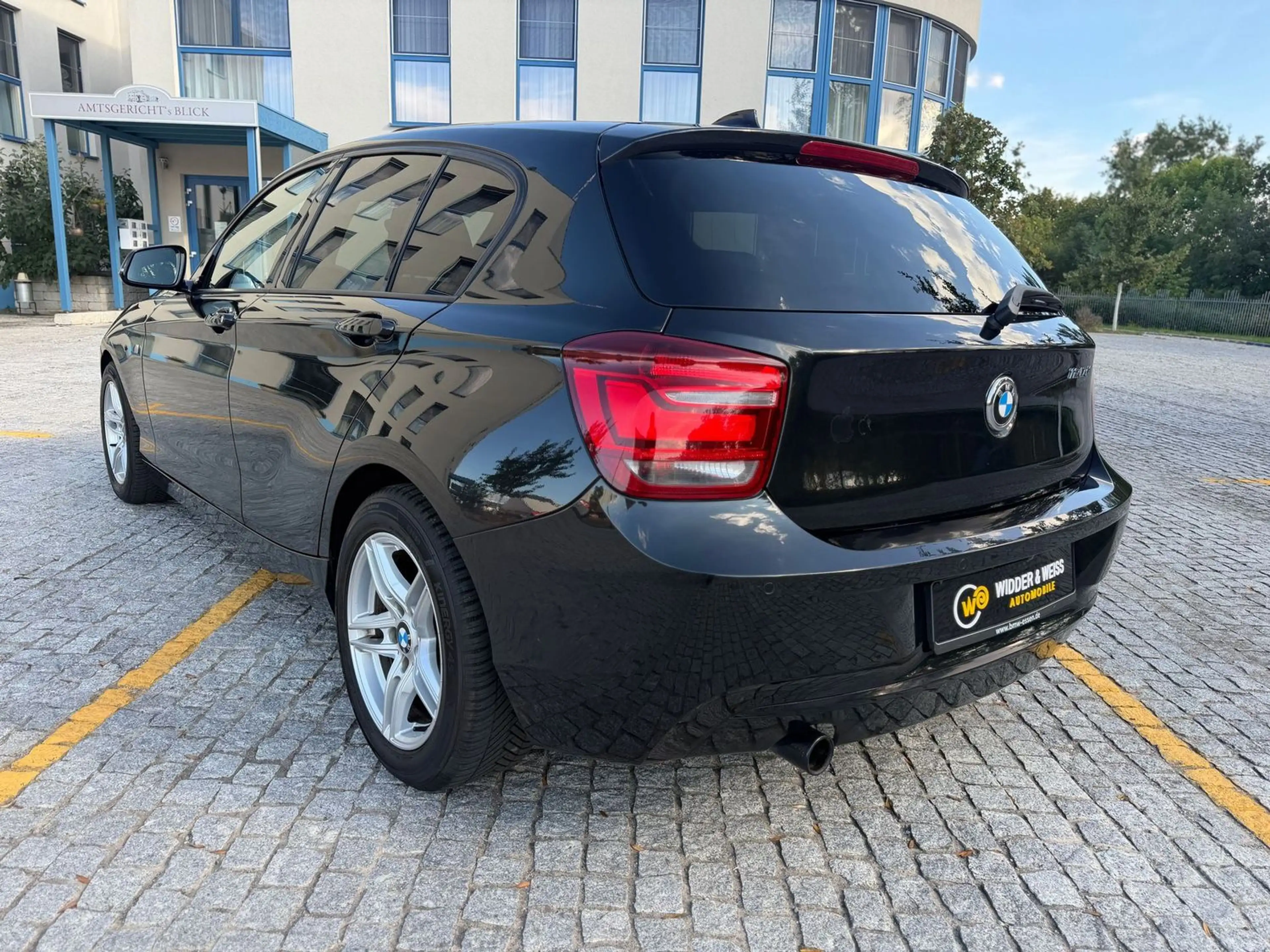 BMW 120 D  Sport-Line AUTOMATIK/XENON/S-DACH/KAMERA — photo 4
