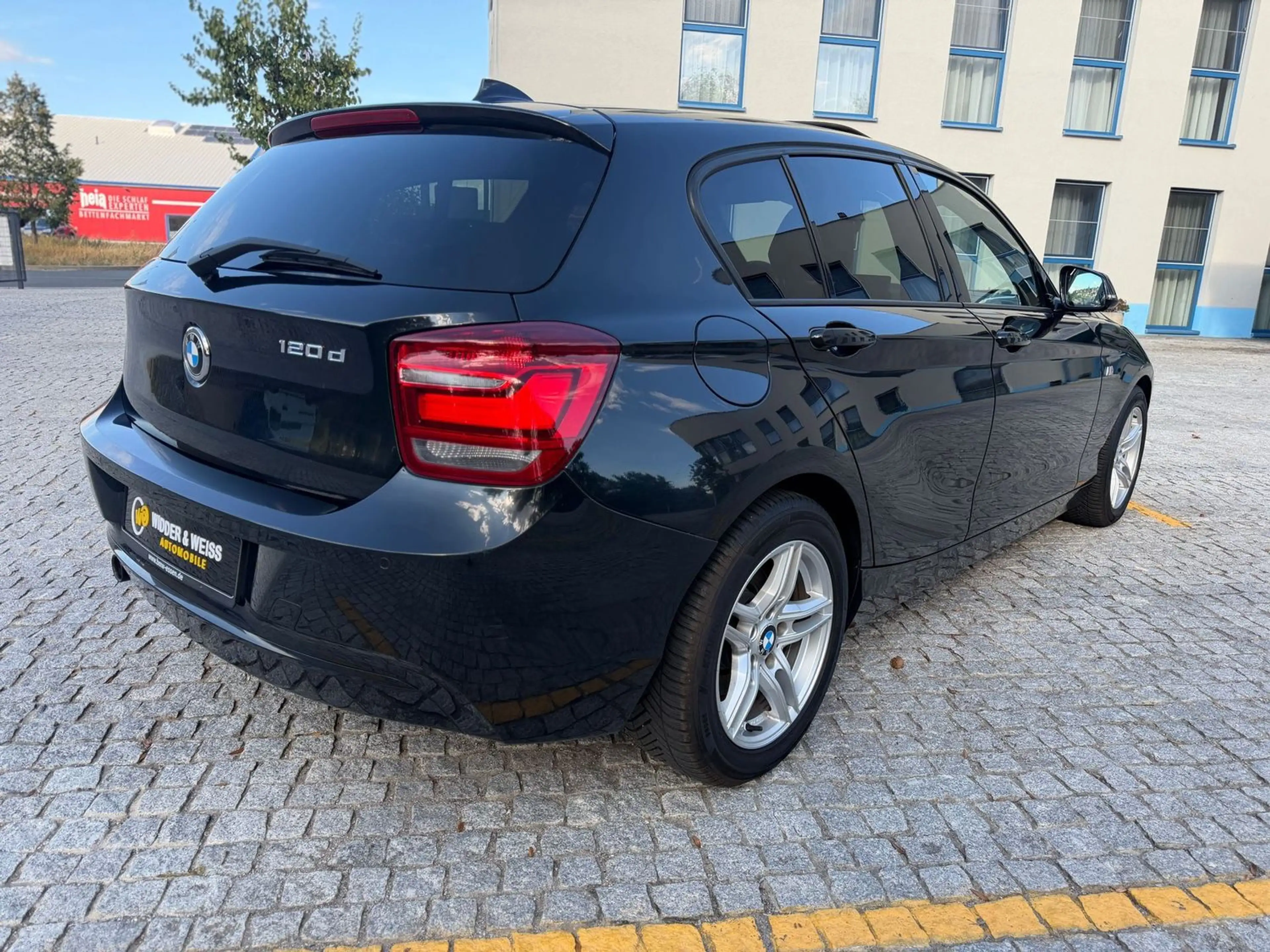BMW 120 D  Sport-Line AUTOMATIK/XENON/S-DACH/KAMERA — photo 3