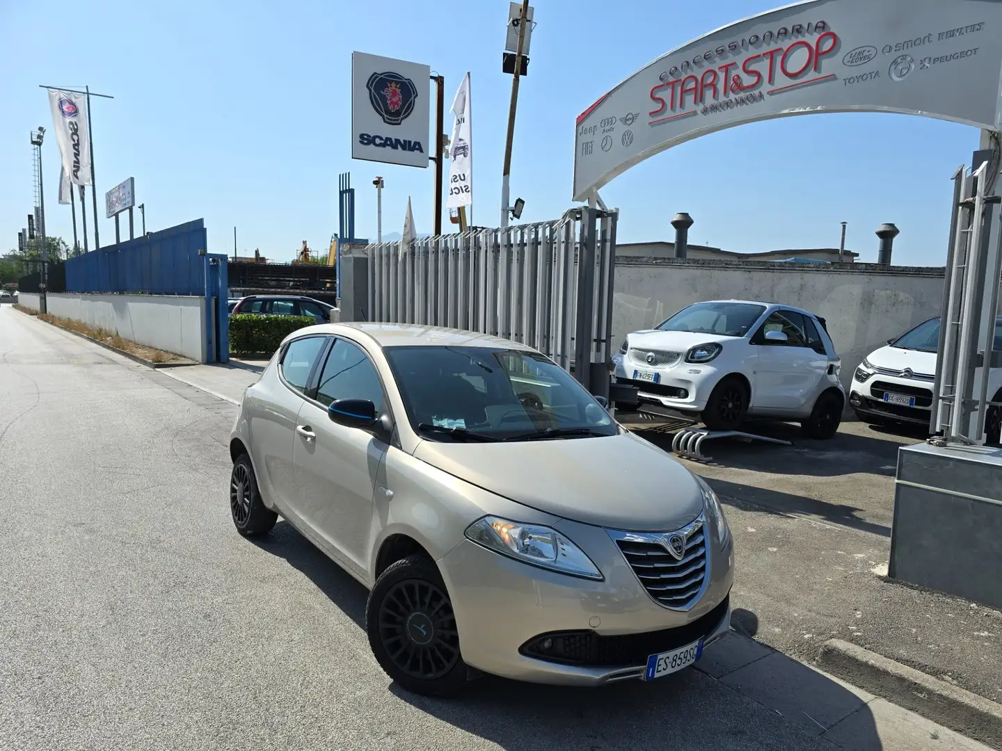 Lancia Ypsilon Lancia Ypsilon 0.9 TwinAir 85 CV 5 porte Metano Ec Beige - 1