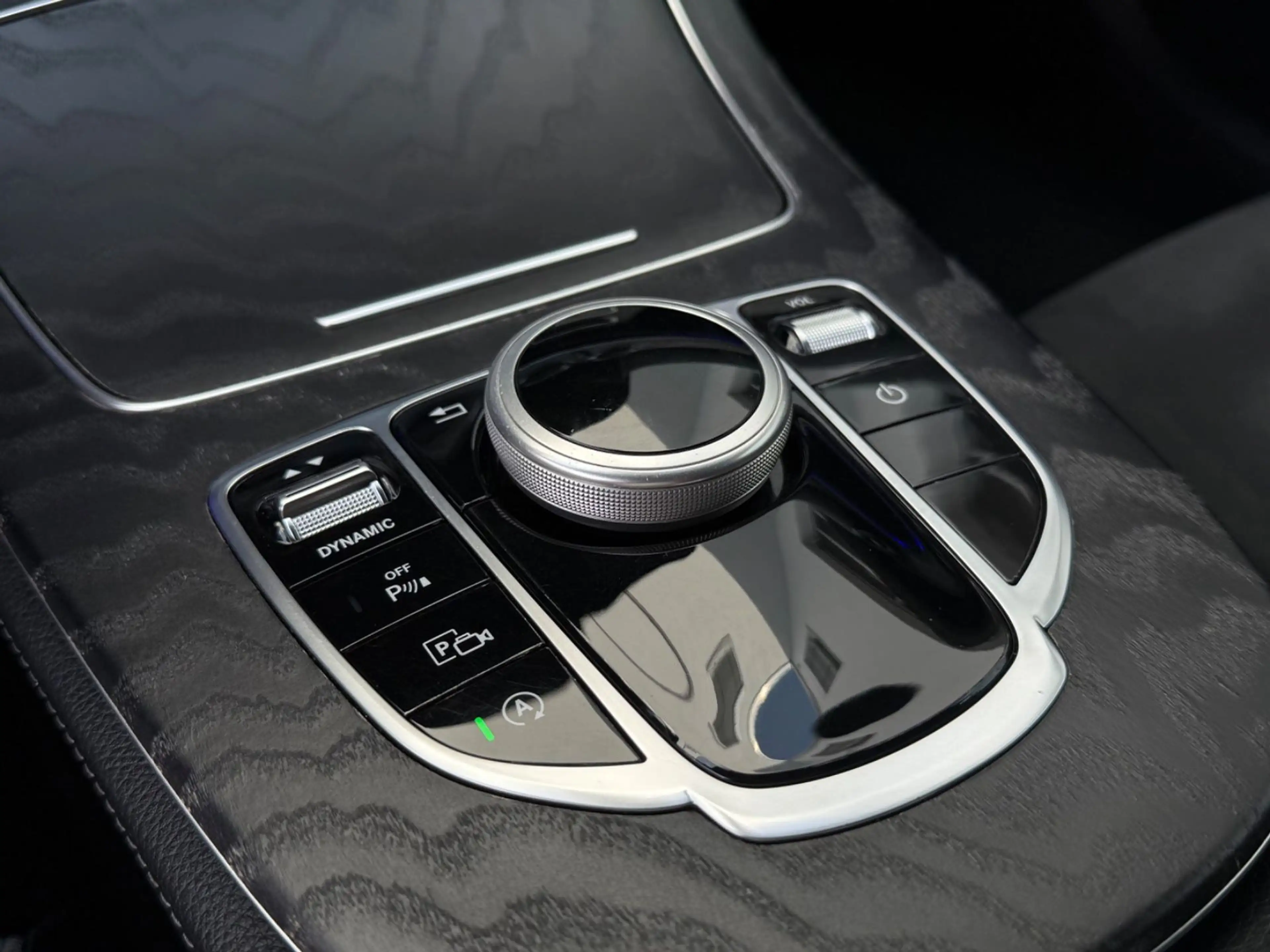 Mercedes-Benz E 400 d Limousine 4Matic 9G AMG NIGHT *AHK*KAMERA — photo 10