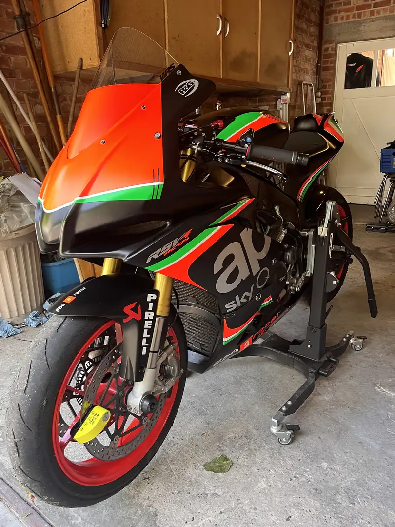 Aprilia RSV4 - 2