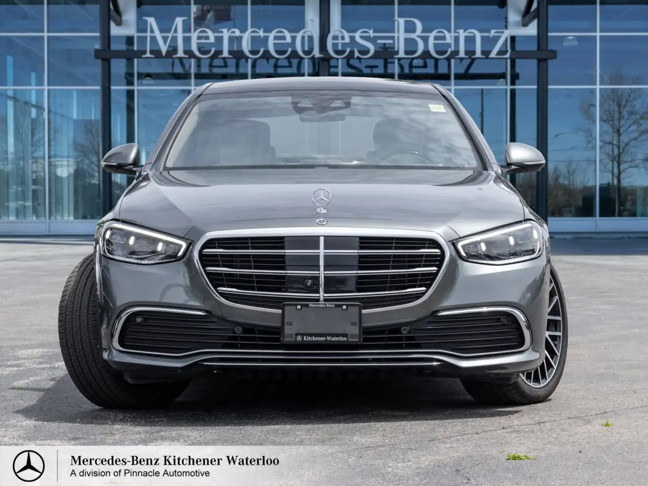 Mercedes-Benz S-Class снимка Mercedes-Benz S-Class