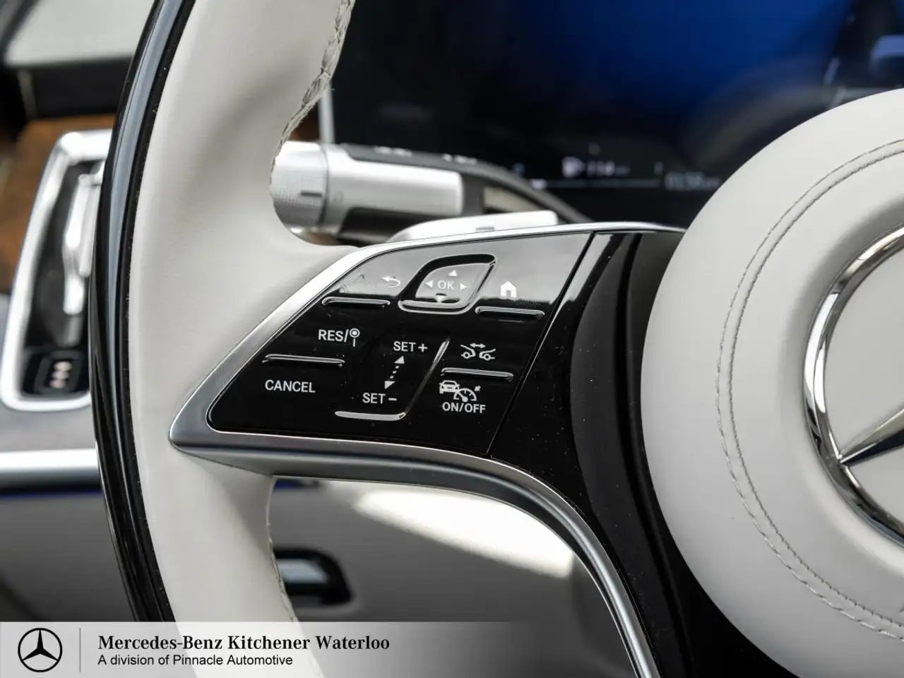 Mercedes-Benz S-Class снимка Mercedes-Benz S-Class