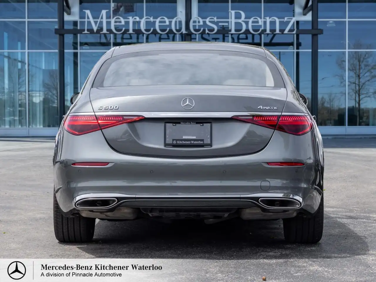 Mercedes-Benz S-Class снимка Mercedes-Benz S-Class
