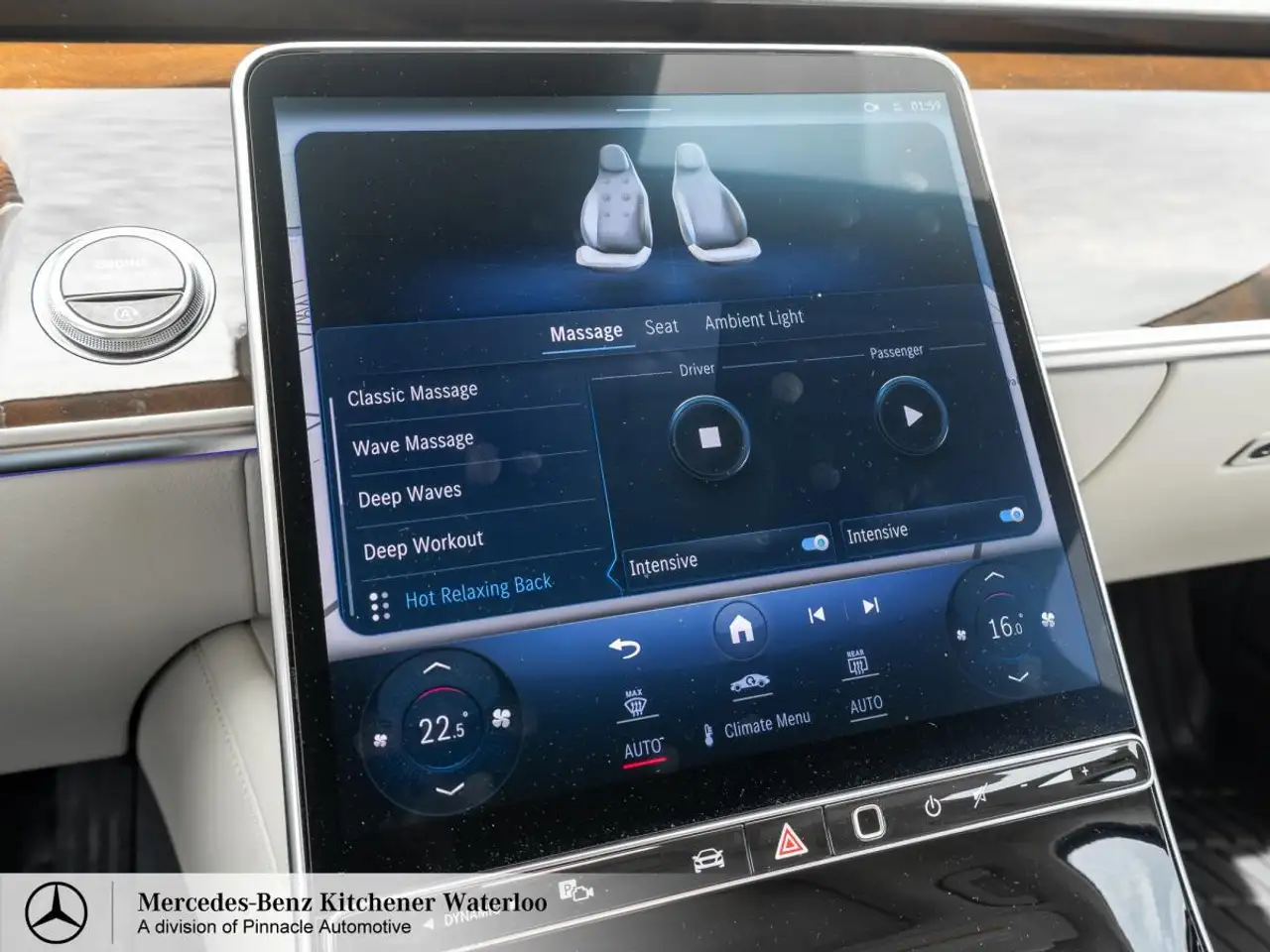 Mercedes-Benz S-Class снимка Mercedes-Benz S-Class