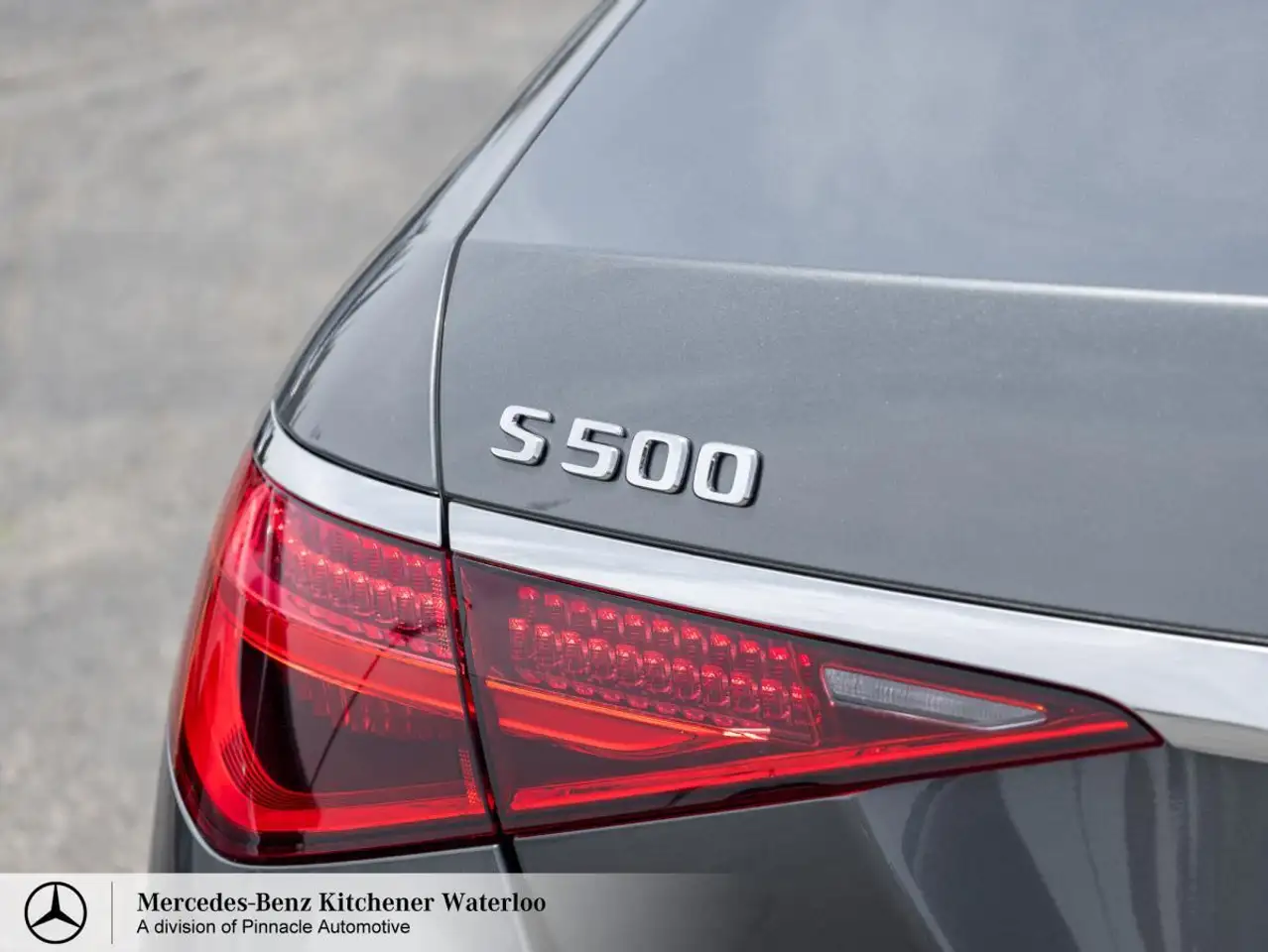 Mercedes-Benz S-Class снимка Mercedes-Benz S-Class