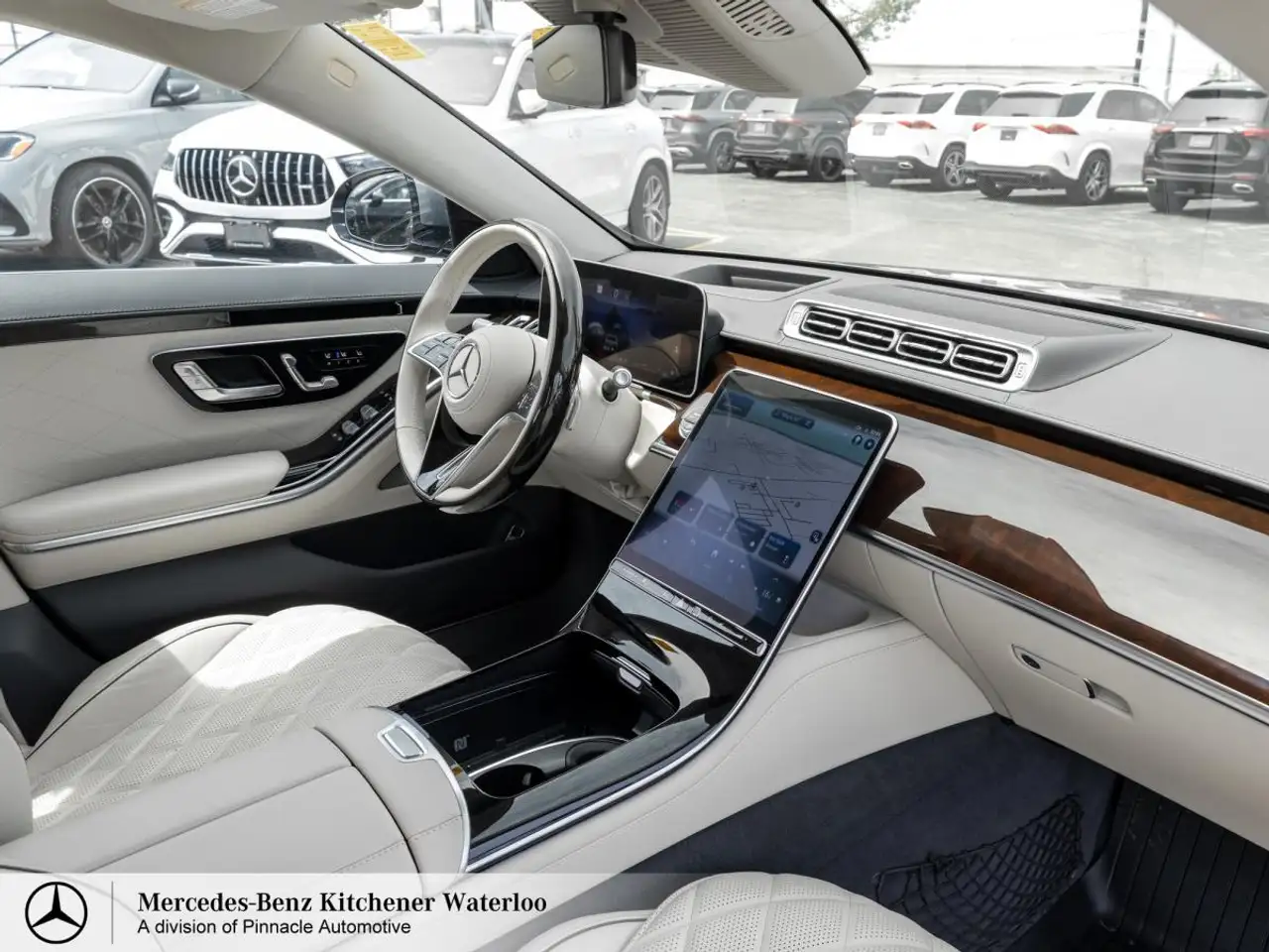 Mercedes-Benz S-Class снимка Mercedes-Benz S-Class