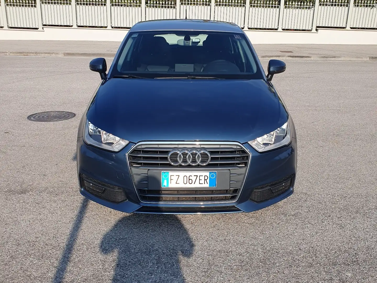 Audi A1 Sportback 1.0 tfsi 82cv Bleu - 1