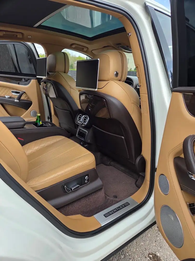 Bentley Bentayga W12 Mulliner - 2