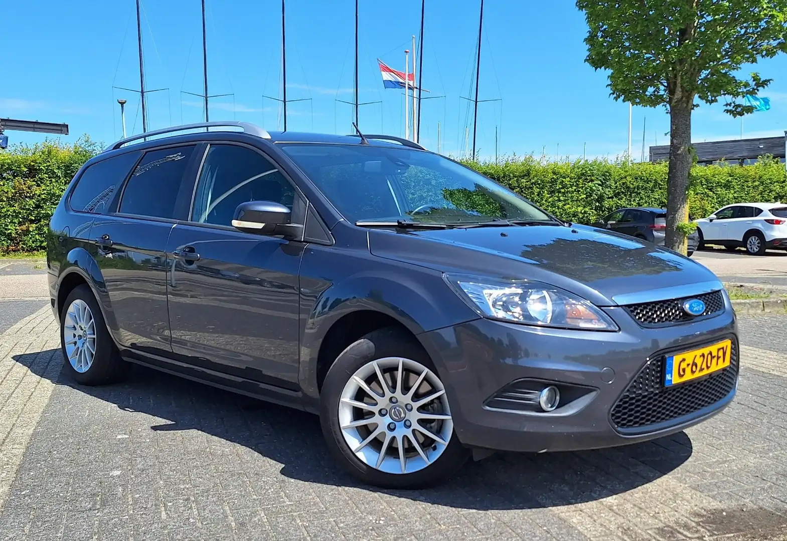Ford Focus Ford Focus Wagon 2.0 Ghia 2010 Grijs - 1