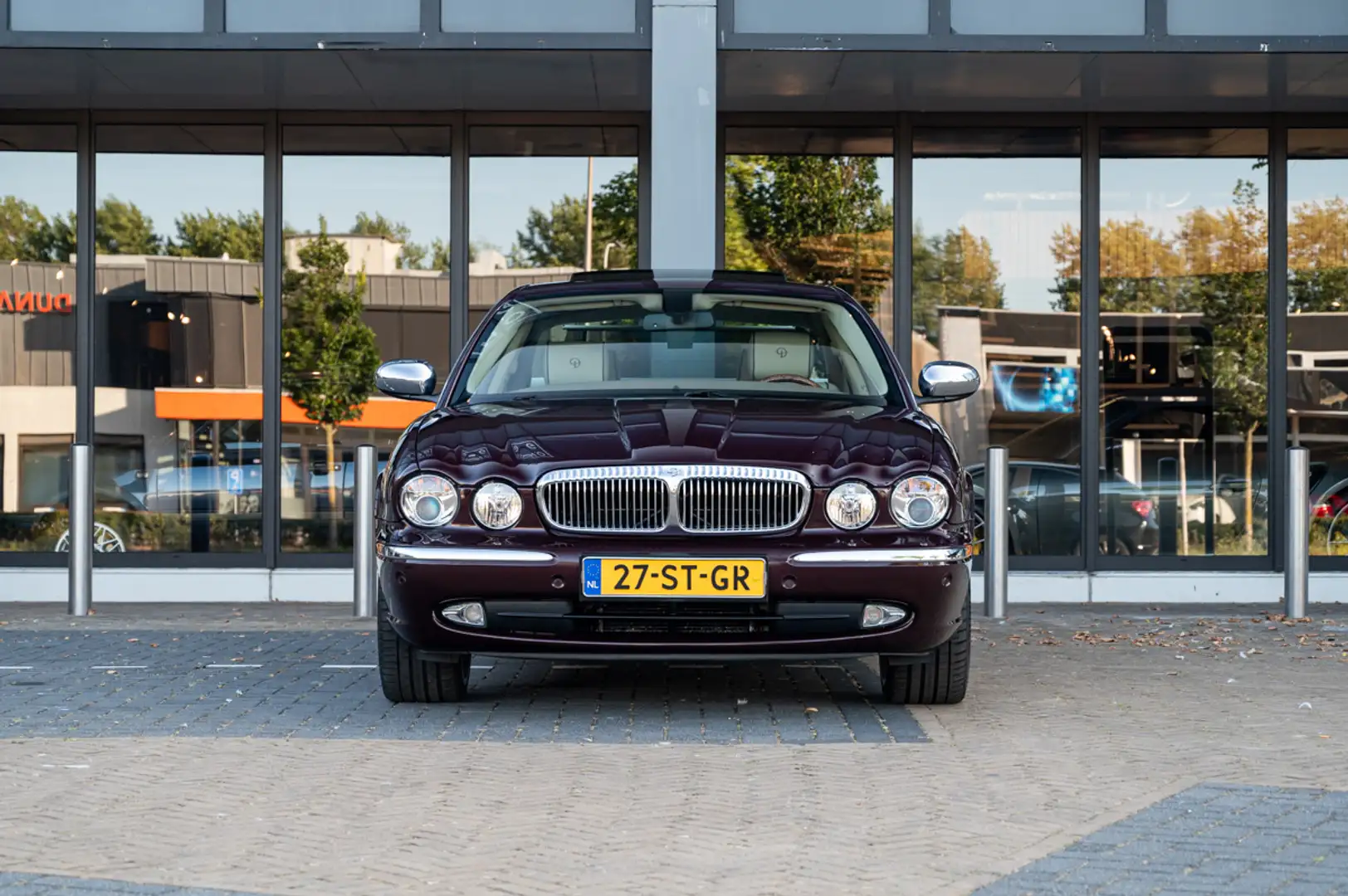 Daimler Super V8 8 4.2 Supercharged LWB - 2