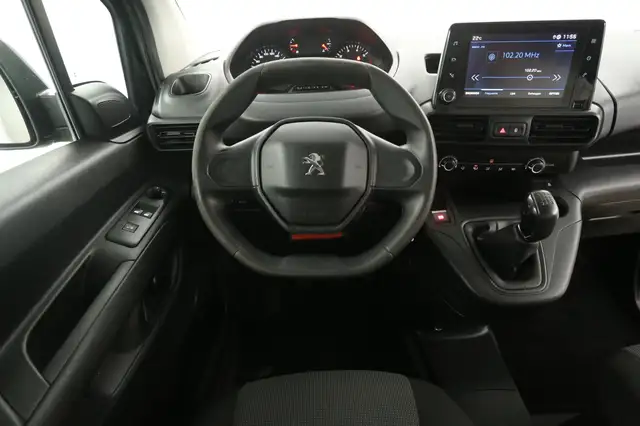 Peugeot Partner view 2