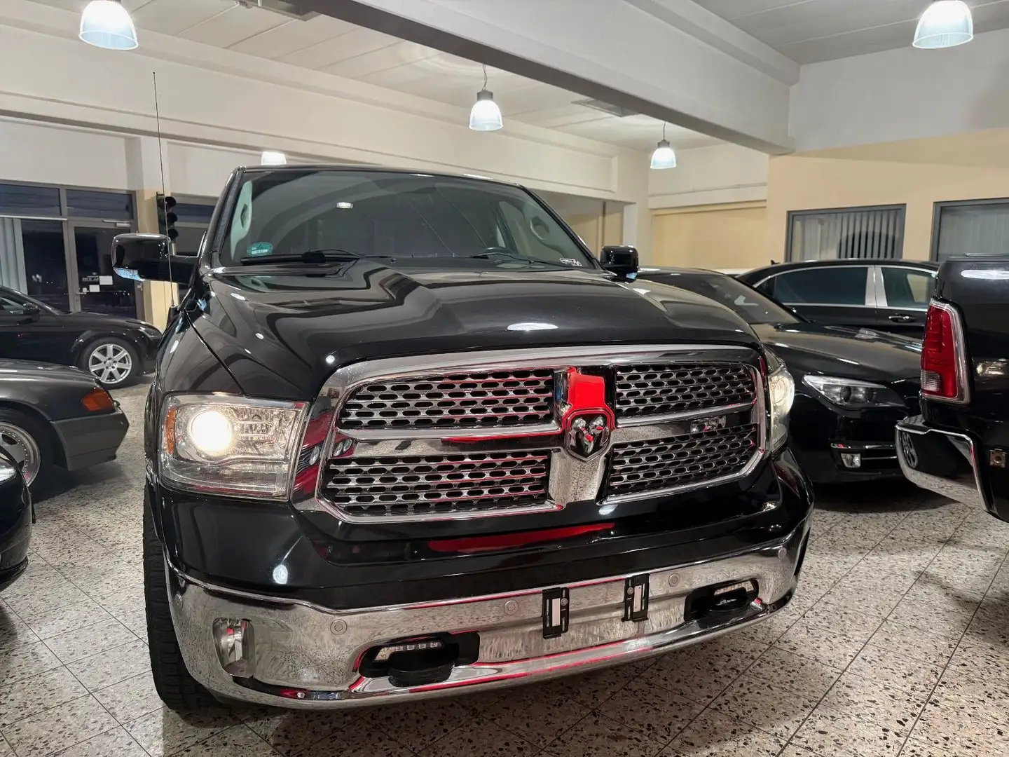 Dodge RAM 1500  V8 5.7 HEMI *PRINS-LPG*UNFALLFREI-BRD* Schwarz - 2