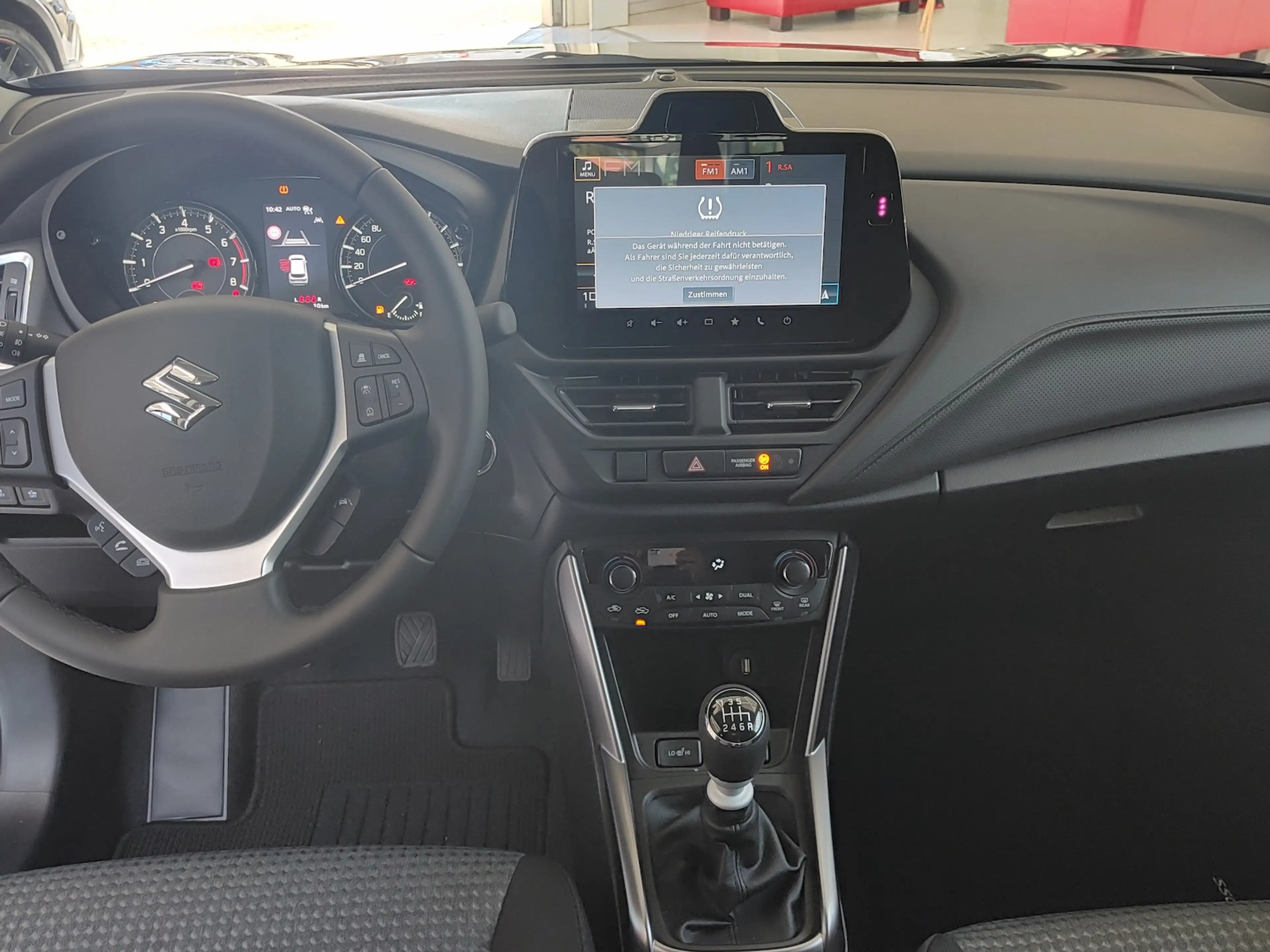 Suzuki S-Cross 1.4 Comfort Allgrip Hybrid — photo 15