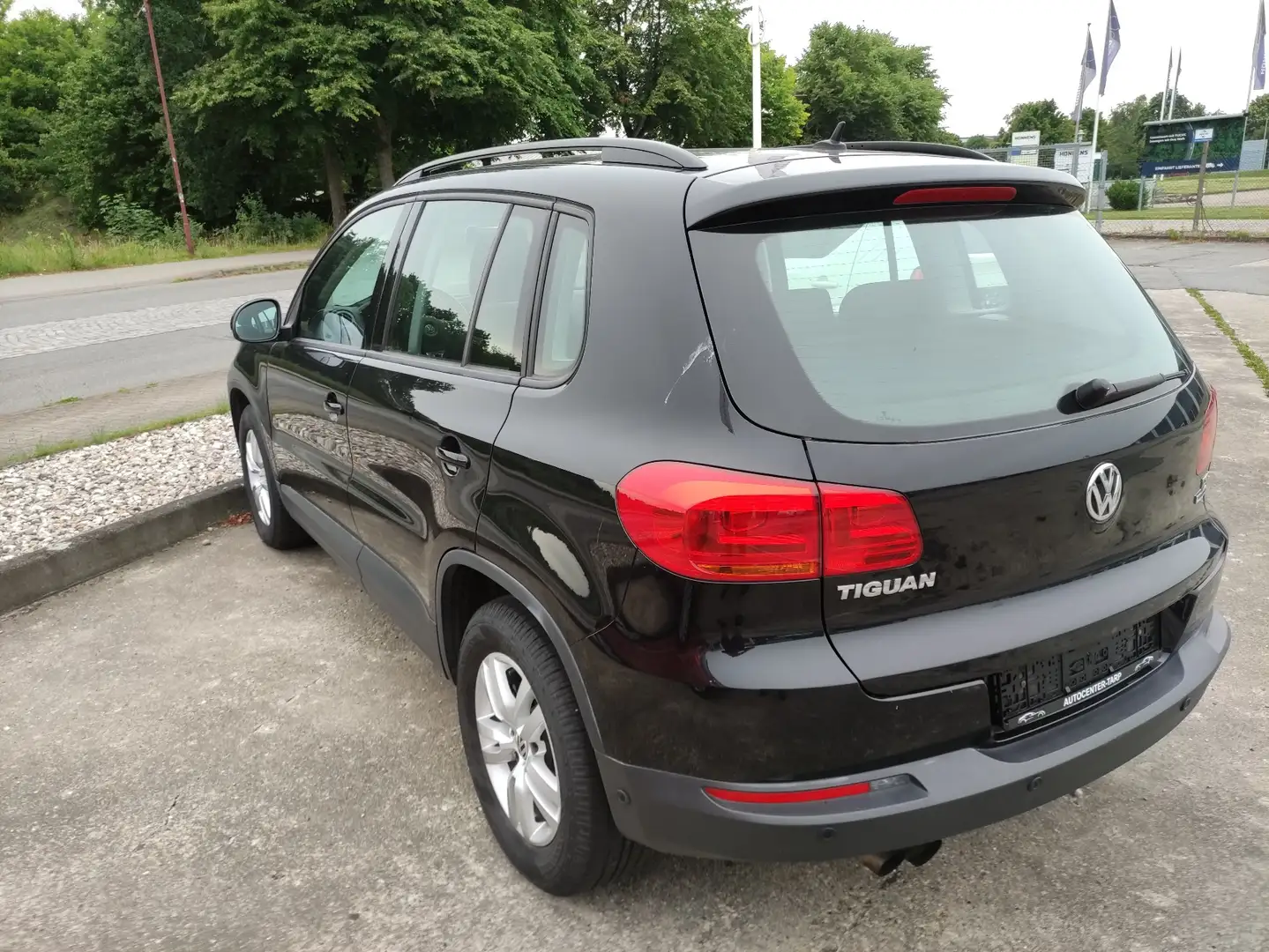 Volkswagen Tiguan Trend Schwarz - 2