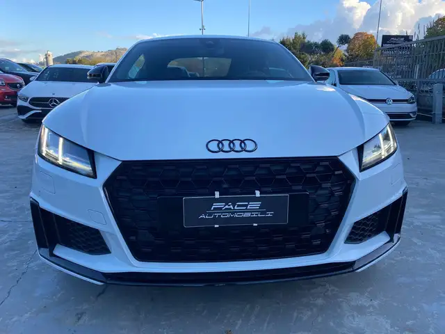 Audi TT view 4