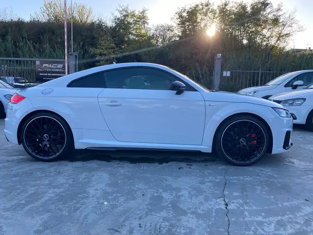Audi TT view 5