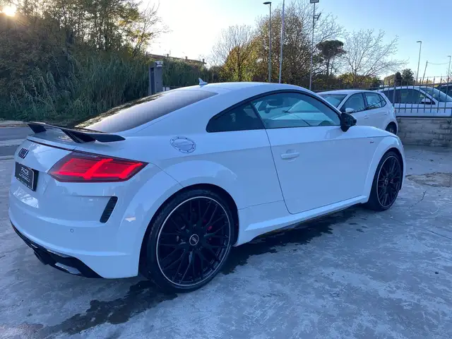 Audi TT view 13