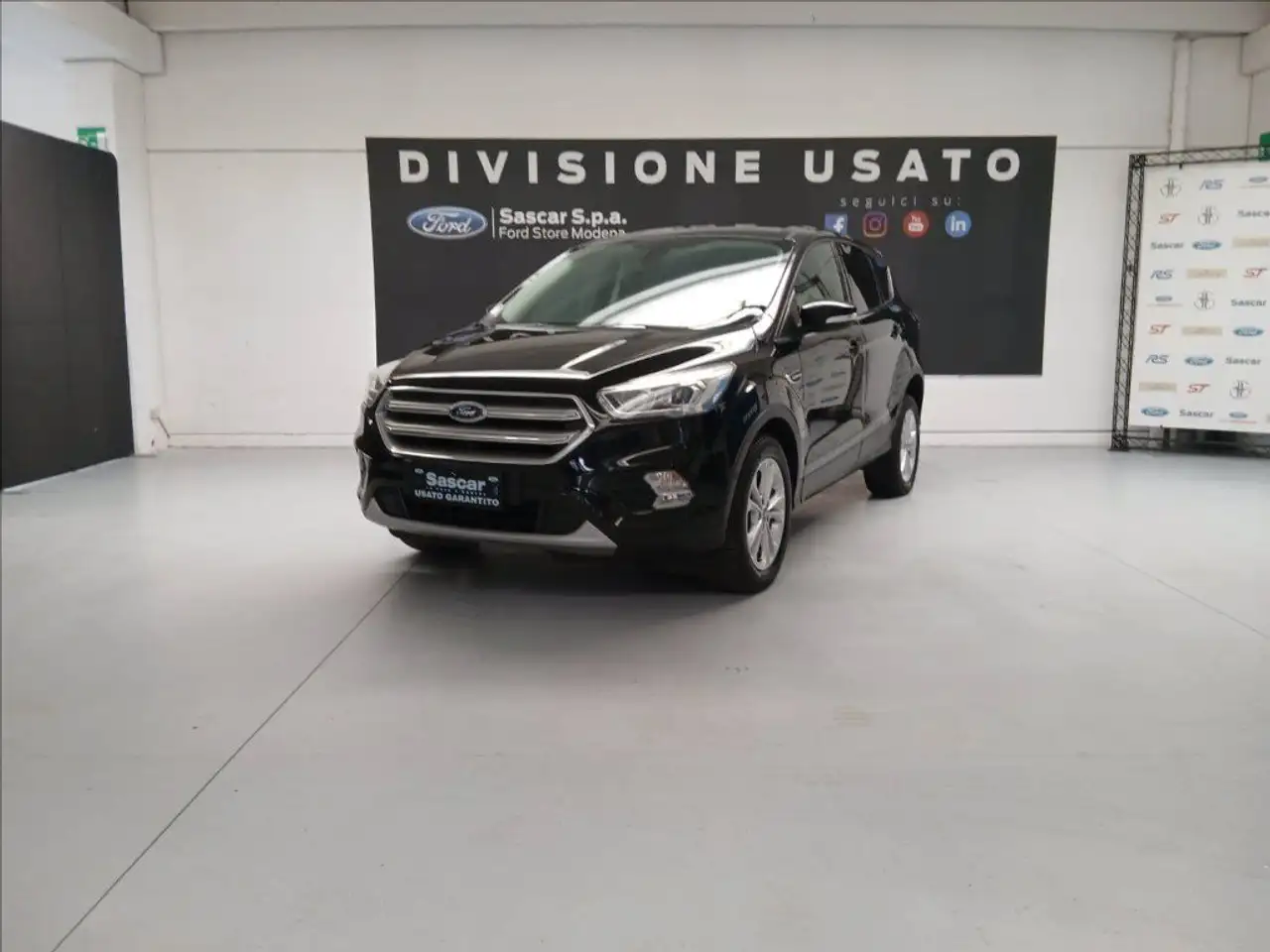 Ford Kuga 1.5 tdci Edition s&s 2wd 120cv powershift — photo 1 of 15