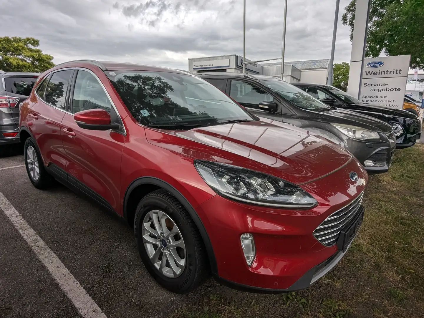 Ford Kuga Titanium Rot - 1