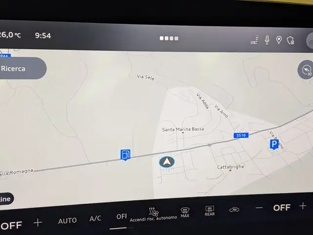 Audi Q3 view 14