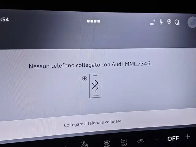 Audi Q3 view 12