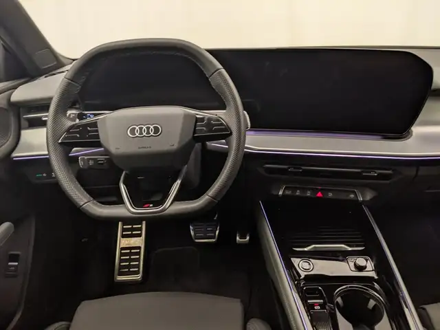 Audi Q3 view 7