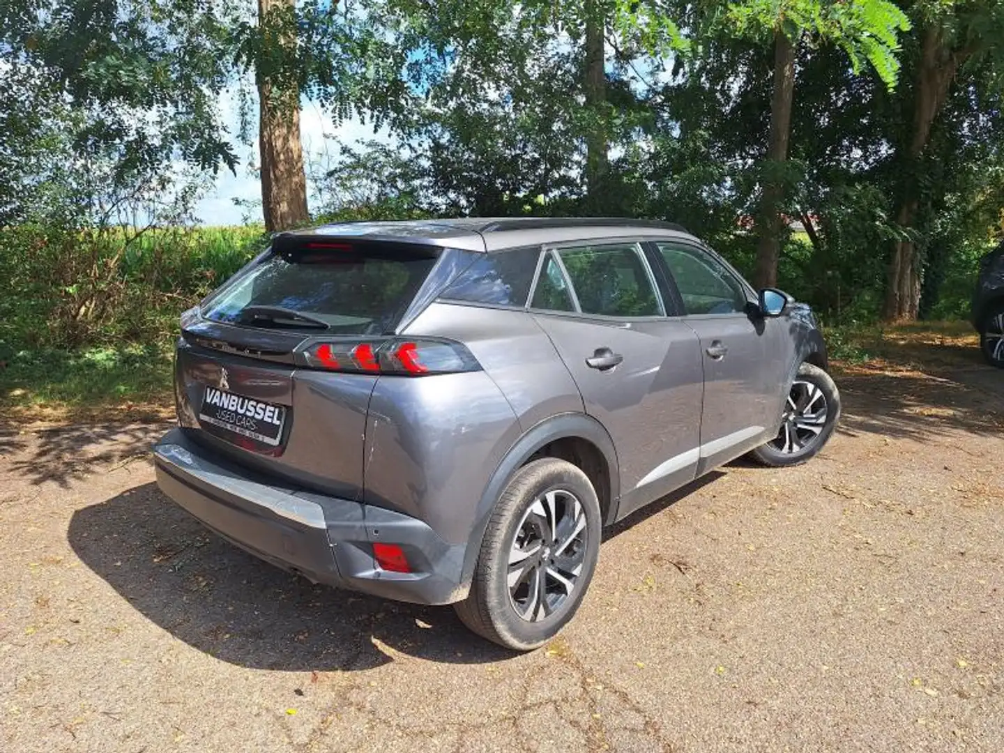 Peugeot 2008 Allure Gris - 2
