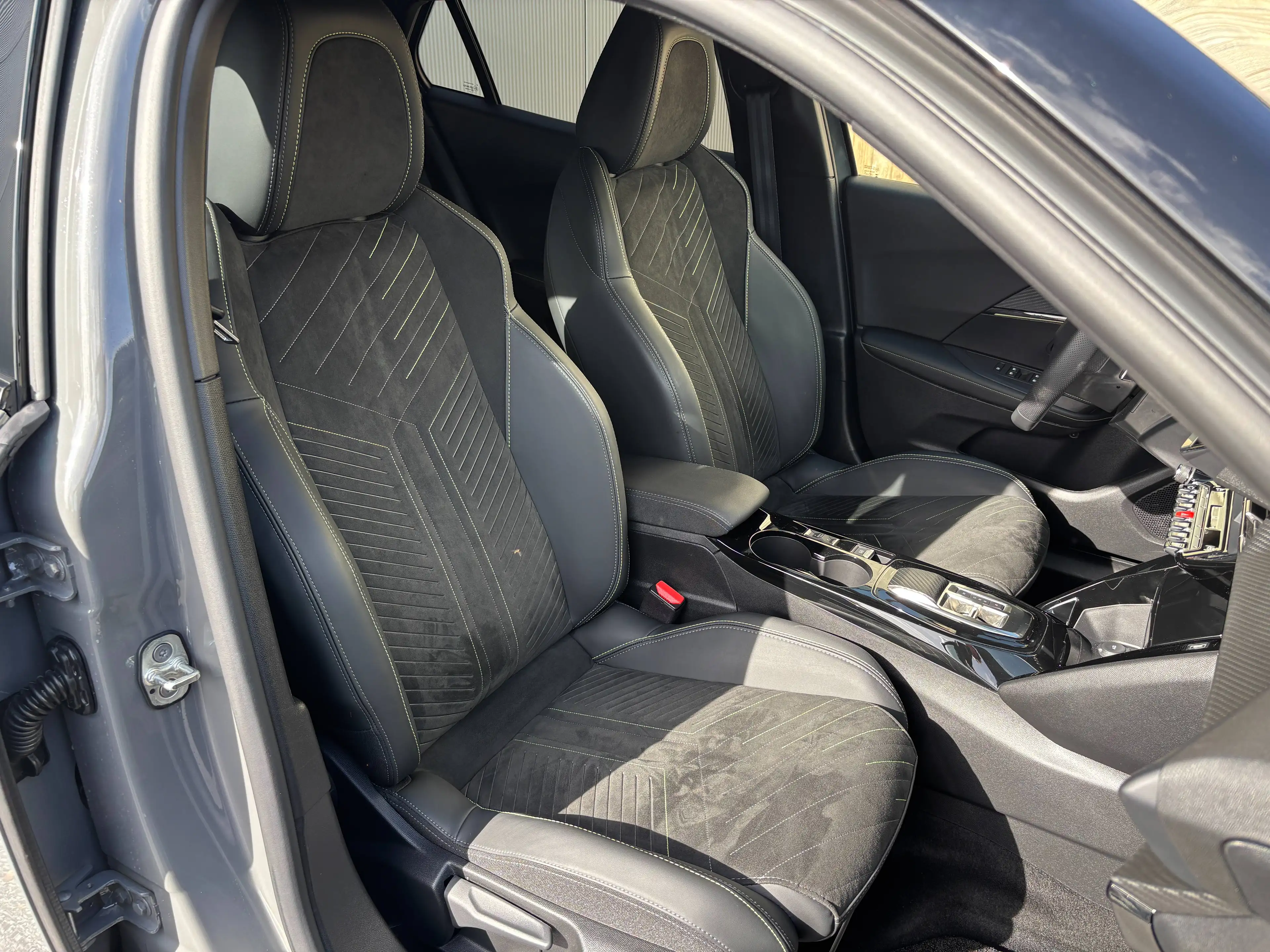 Peugeot 2008 2008 1.2 PureTech GT S — photo 11