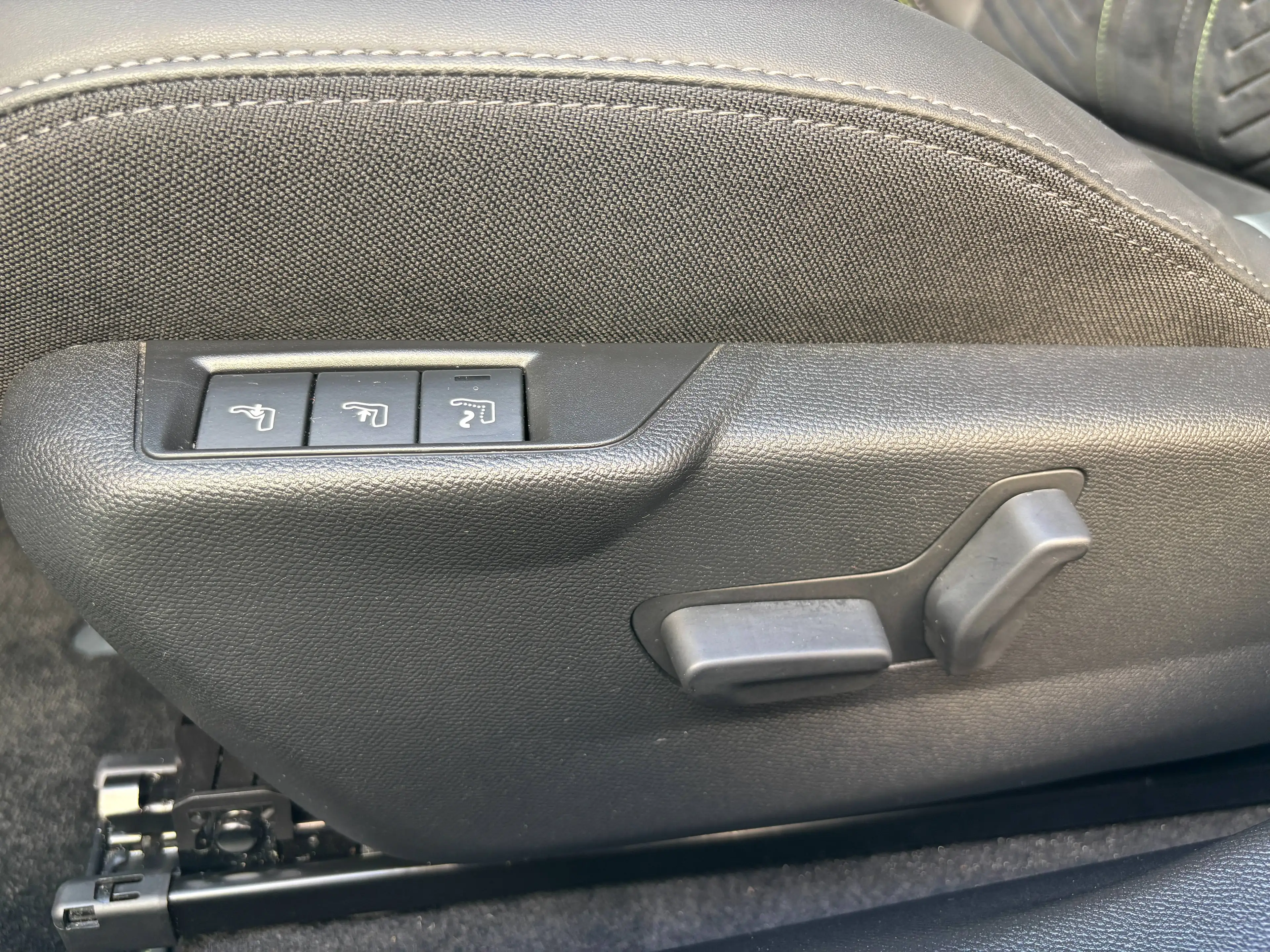 Peugeot 2008 2008 1.2 PureTech GT S — photo 15