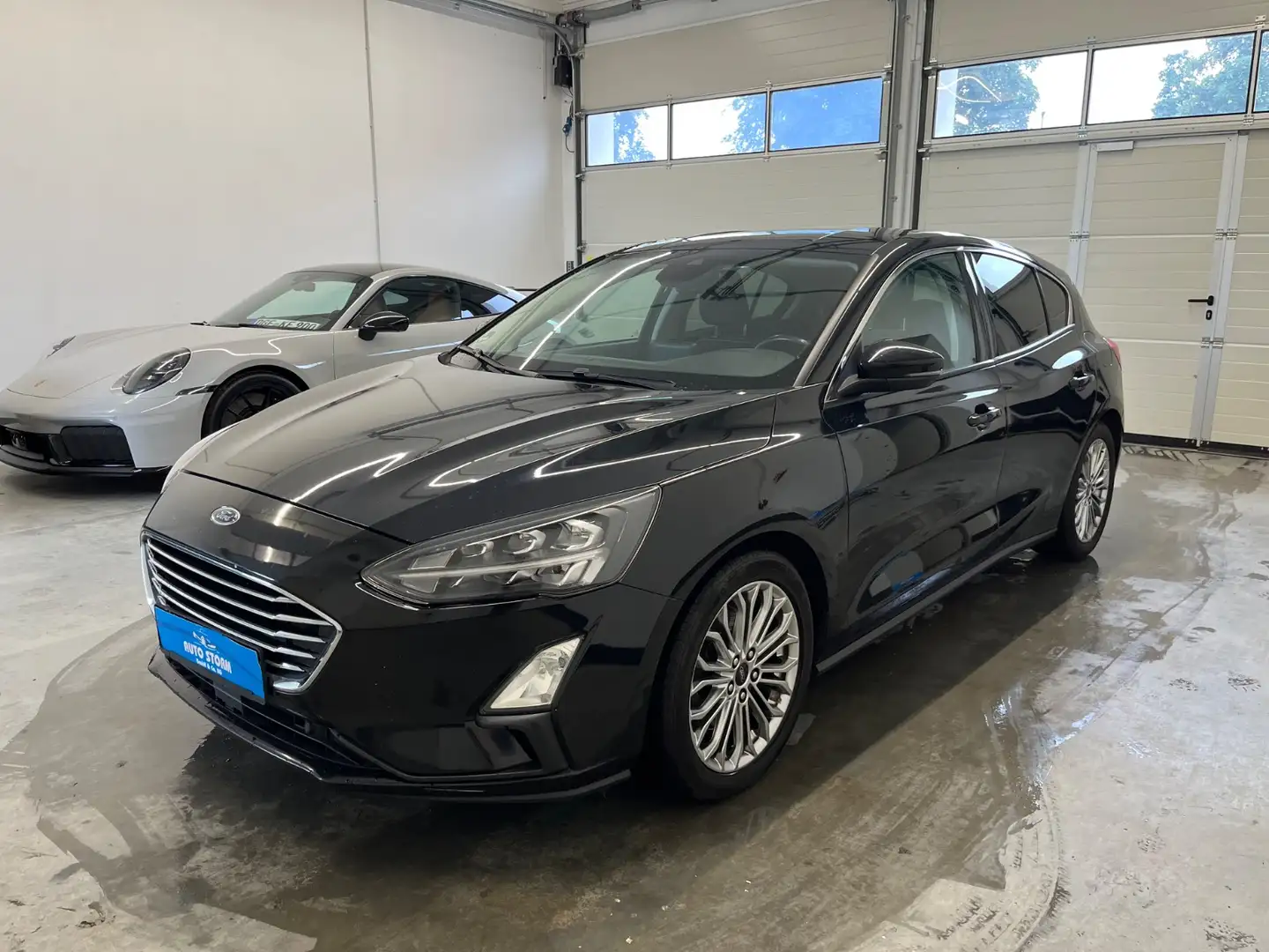 Ford Focus 2.0 EcoBlue Titanium *1-Hand *LED *NAVI *AHK *Temp Schwarz - 1