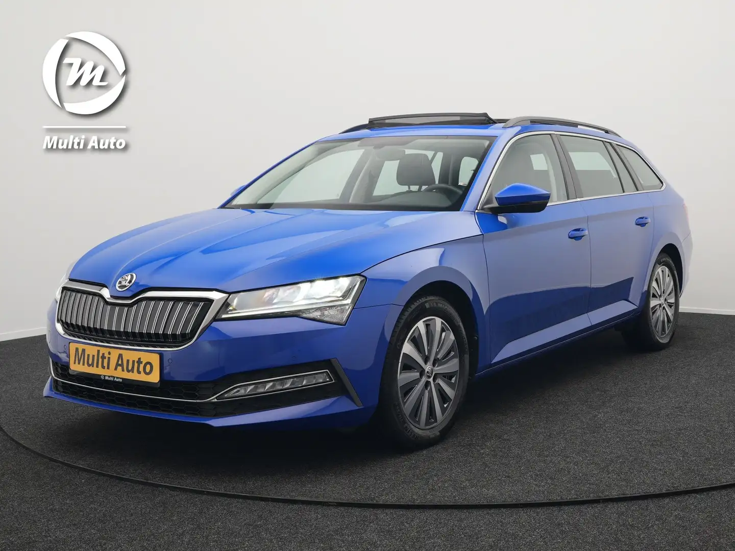Skoda Superb Combi 1.4 TSI iV Business Edition Plus Plug In Hyb Blauw - 1