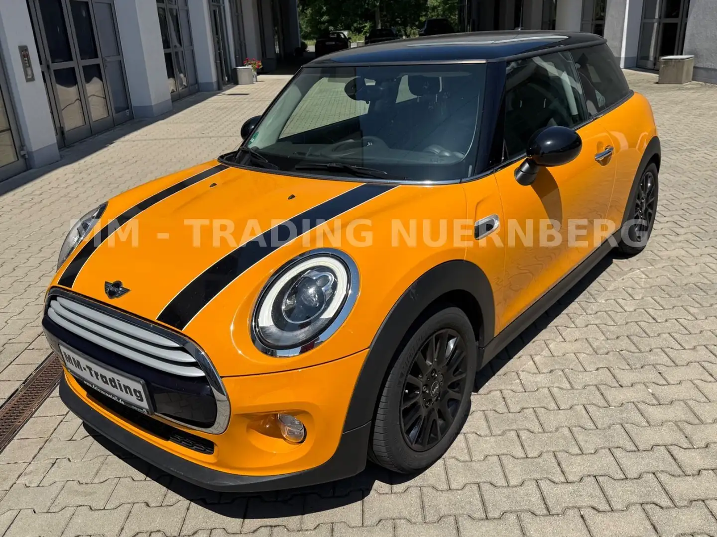 MINI Cooper 1.5 KLIMA-LED-ALU-EURO6-1.HAND Oranje - 1