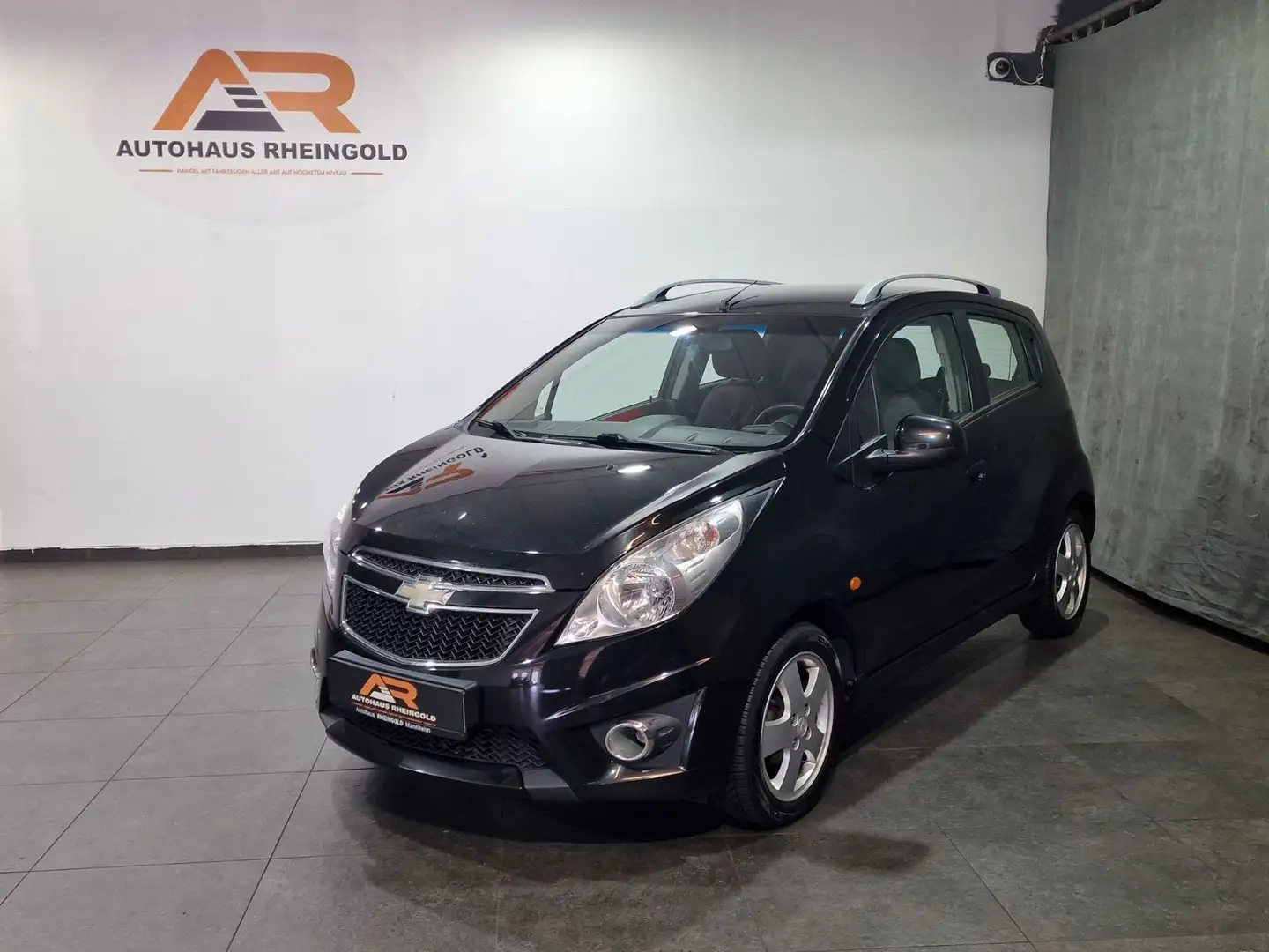 Chevrolet Spark LT Schwarz - 1