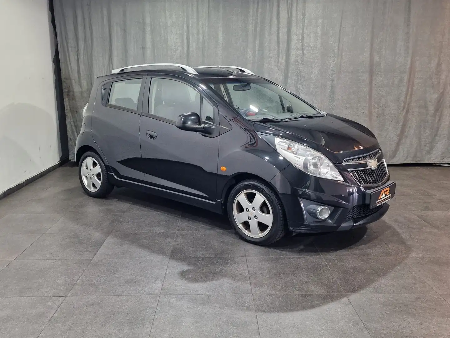 Chevrolet Spark LT Schwarz - 2