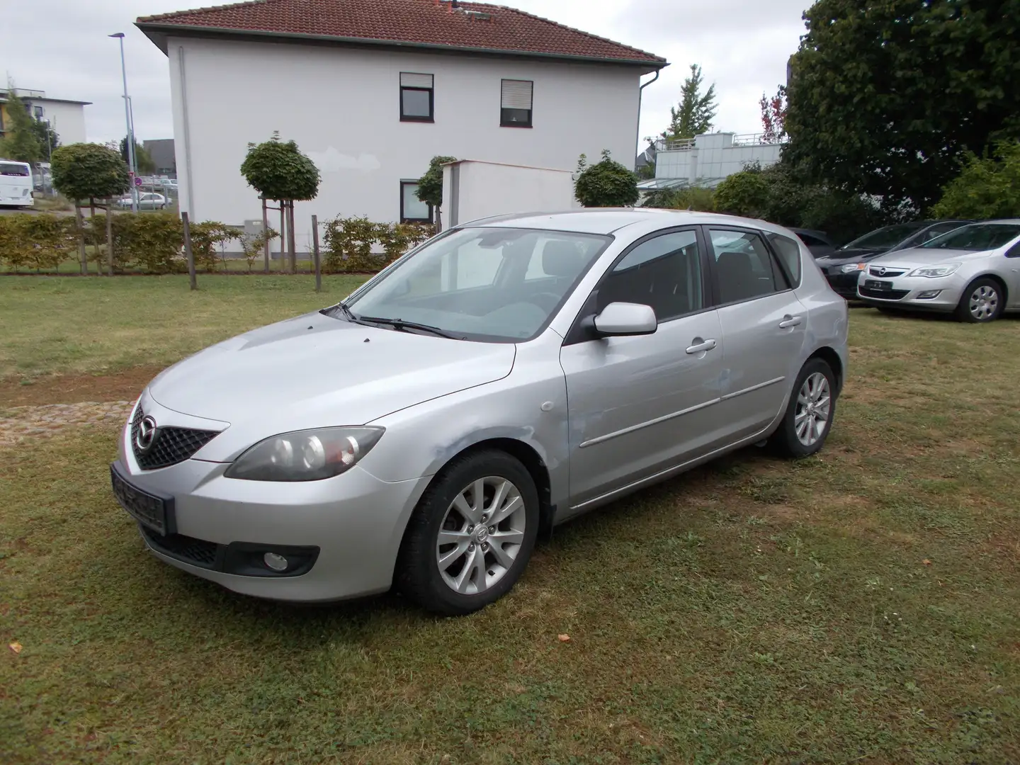 Mazda 3 1.6 Sport Active Grau - 1