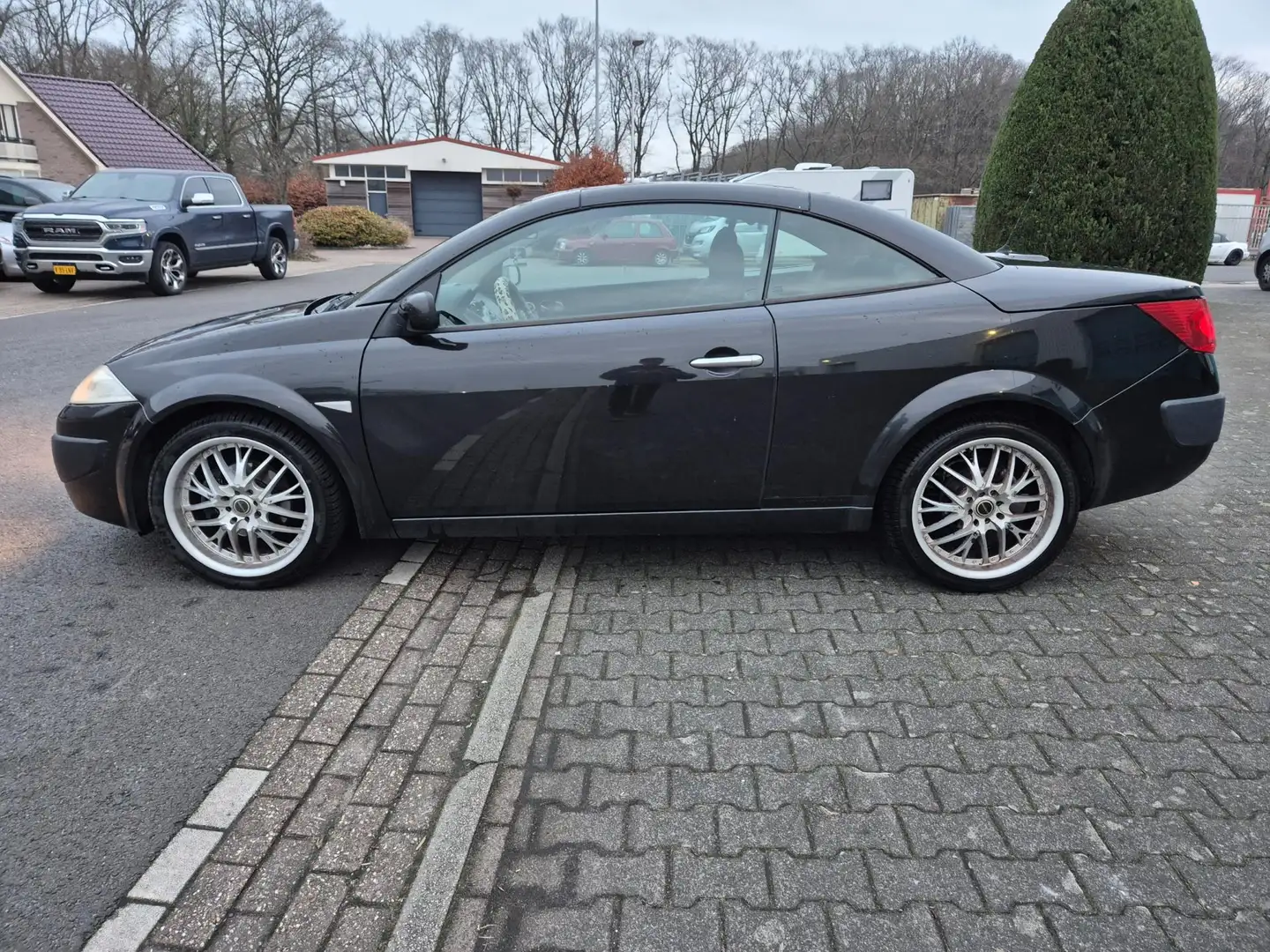 Renault Megane Coupé-Cabriolet 1.6-16V Tech Line Coupe Cabrio Air Schwarz - 2