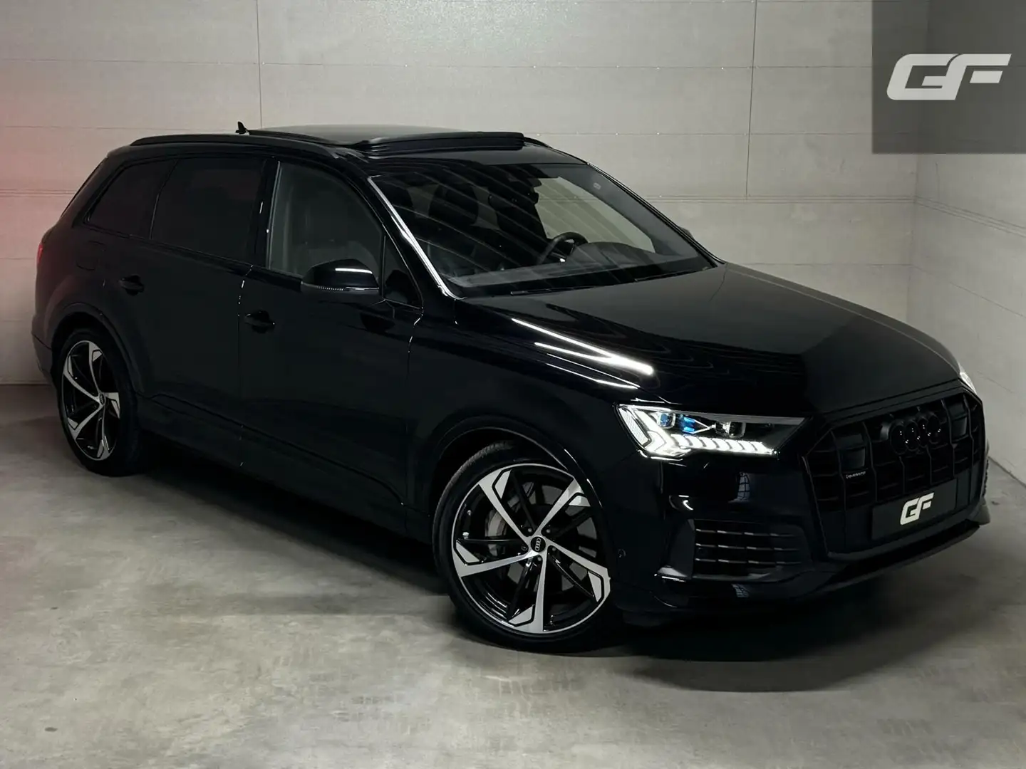 Audi Q7 55 TFSI e Quattro BlackEdition S-Line Pano B&O Luc Zwart - 2