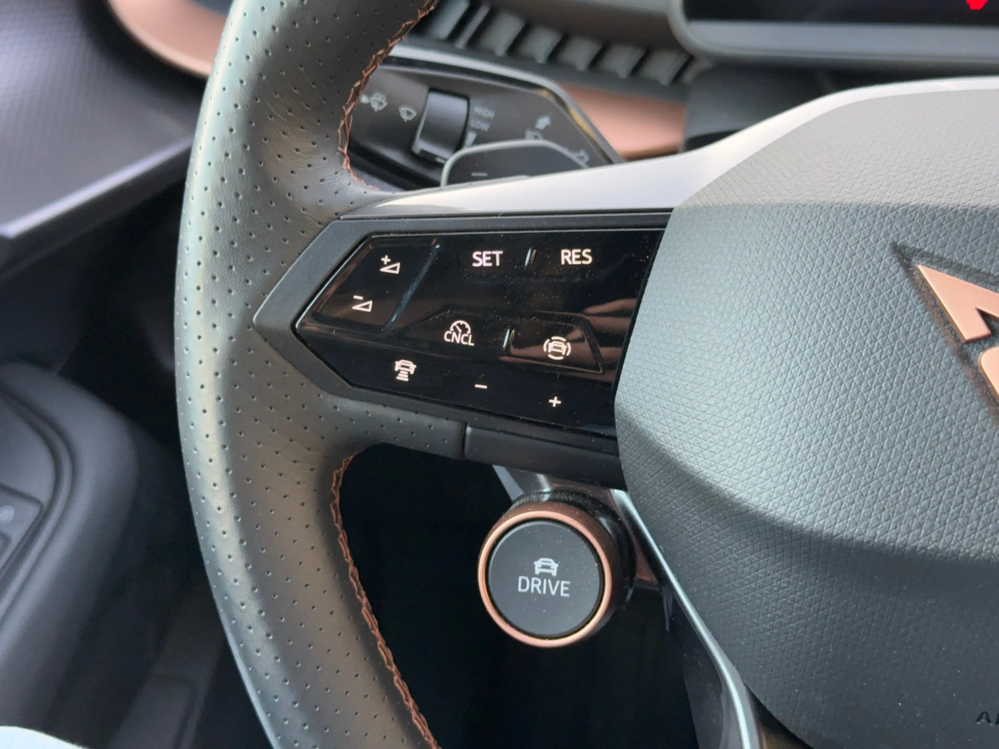 CUPRA Tavascan Adrenaline 82 kWh | warmtepomp | keyless | caemra — photo 17