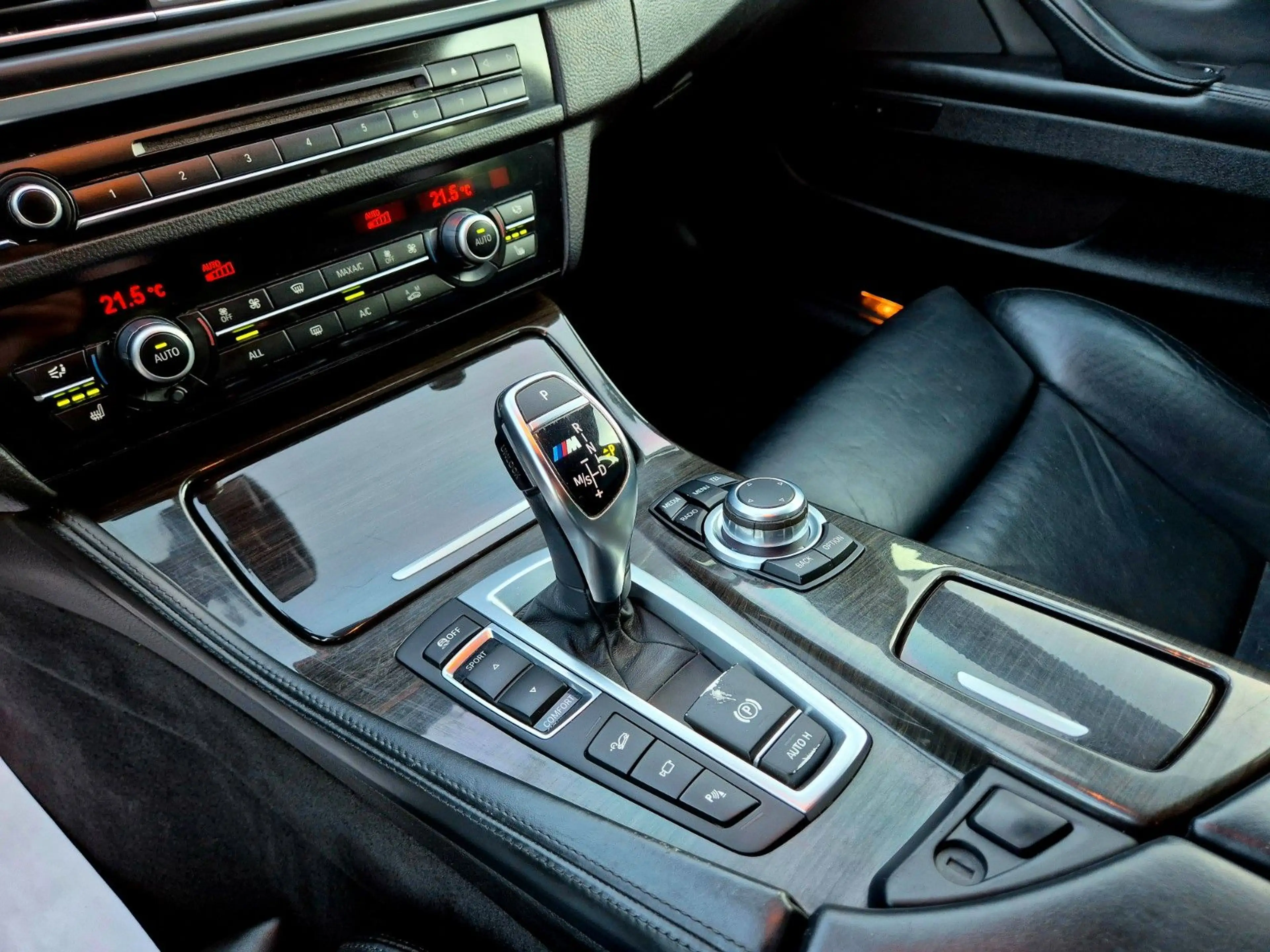 BMW 550 d TOURING XDRIVE AHK HUD 20 INCH SHADOW //// — photo 15