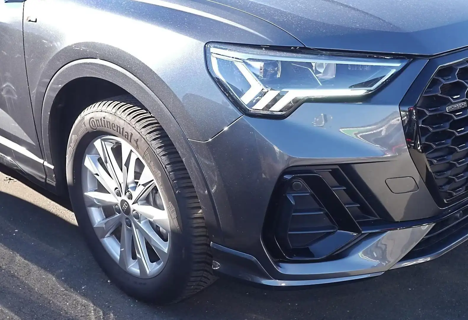 Audi Q3 Q3 SPB 40 TFSI quattro S tronic S line edition 18 Grau - 2
