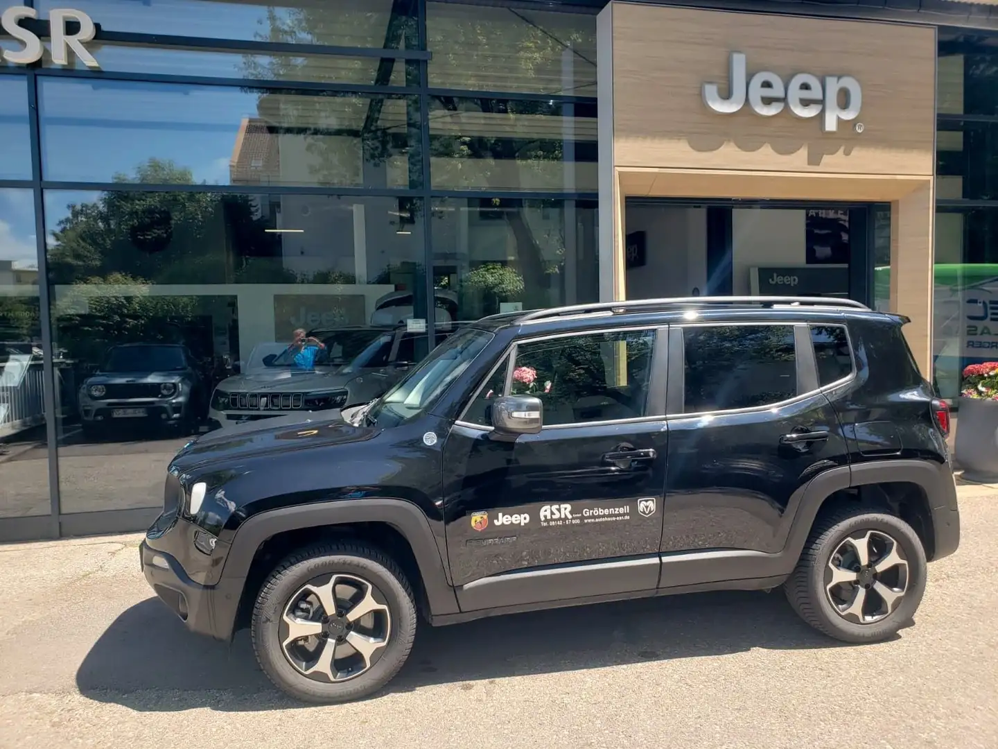 Jeep Renegade Trailhawk Plug-In-Hybrid 4Xe Schwarz - 1