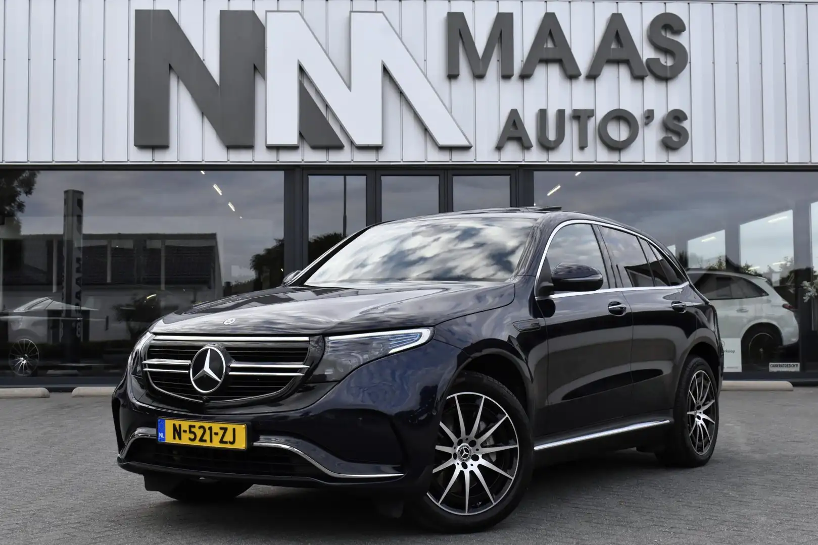 Mercedes-Benz EQC 400 4MATIC AMG Premium Plus 80 kWh INCL BTW Blauw - 1