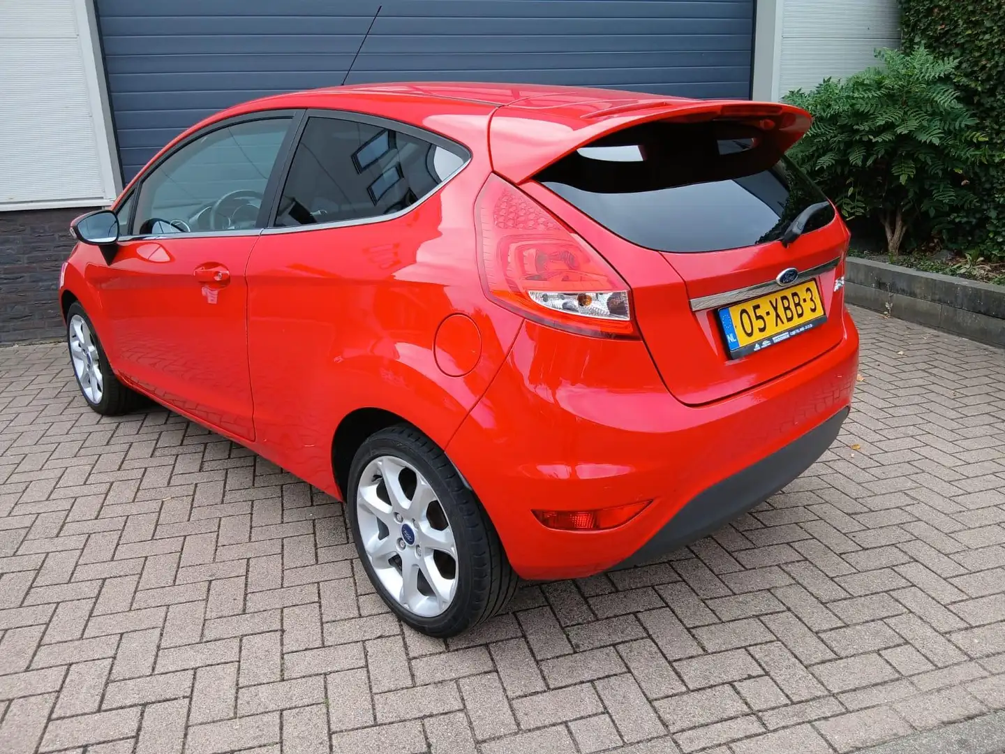 Ford Fiesta 1.25 Titanium/Airco/Carply/Camera/AUX/Elek-pakket/ Rouge - 2