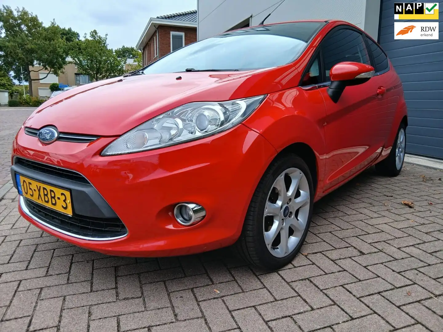 Ford Fiesta 1.25 Titanium/Airco/Carply/Camera/AUX/Elek-pakket/ Rouge - 1